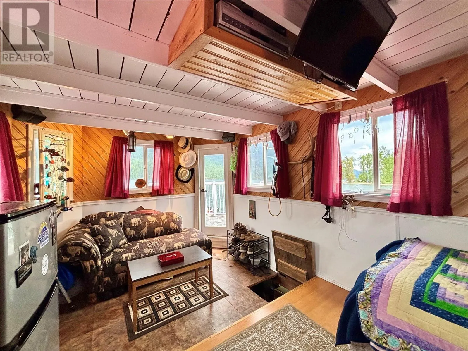3614 Lumby Mabel Lake Road