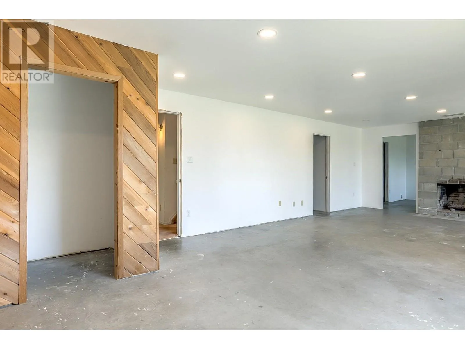 6732 Foothills Drive