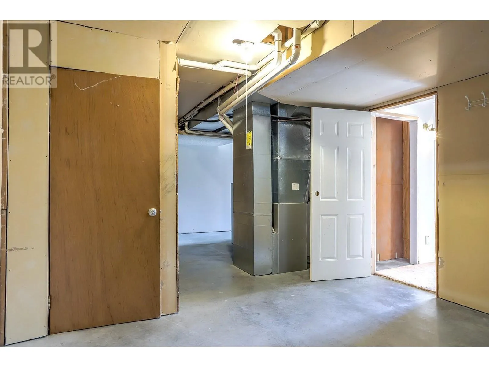 6732 Foothills Drive