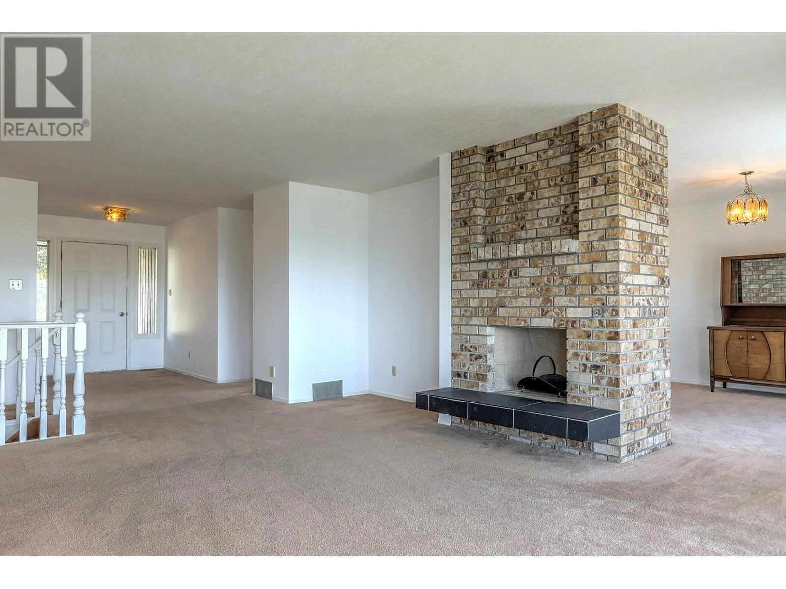 6732 Foothills Drive