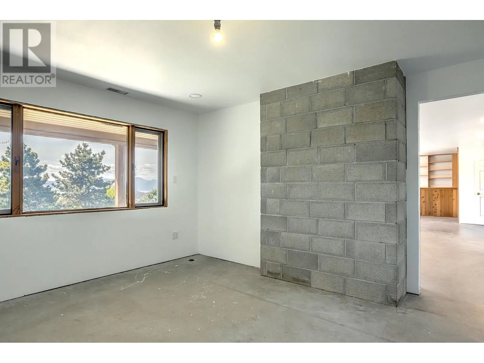 6732 Foothills Drive