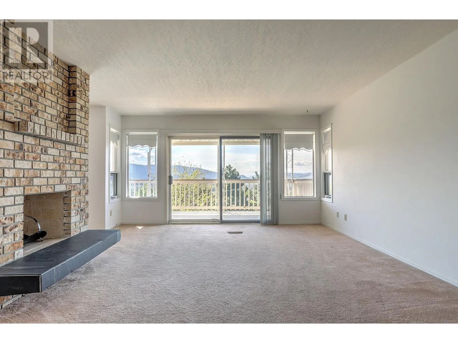 6732 Foothills Drive