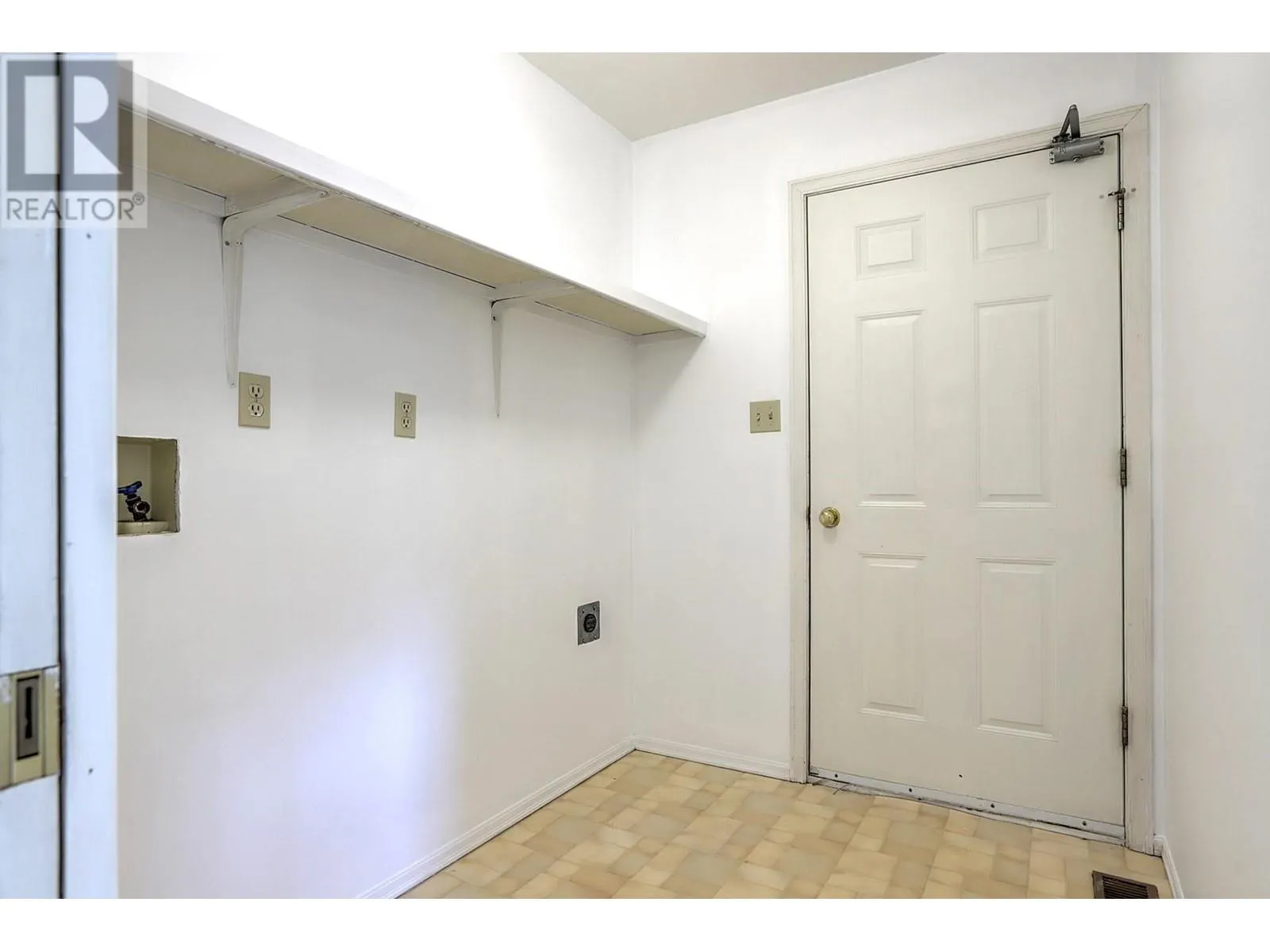 6732 Foothills Drive