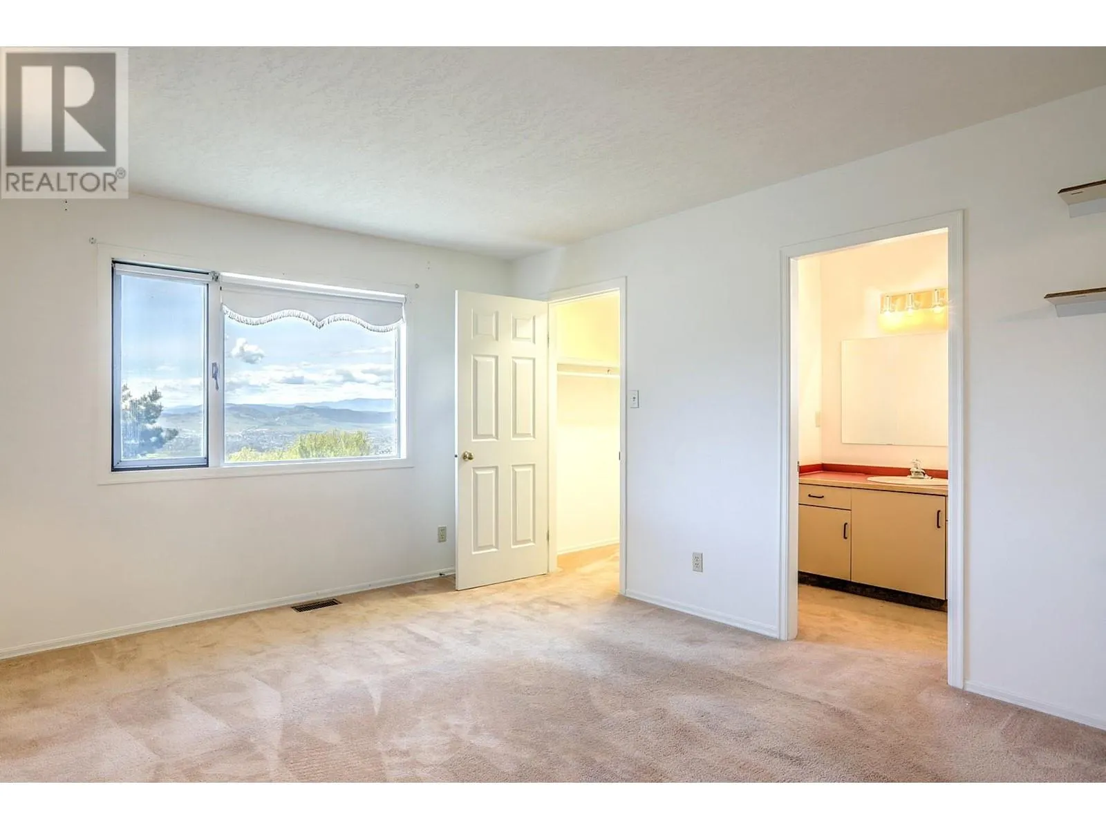 6732 Foothills Drive