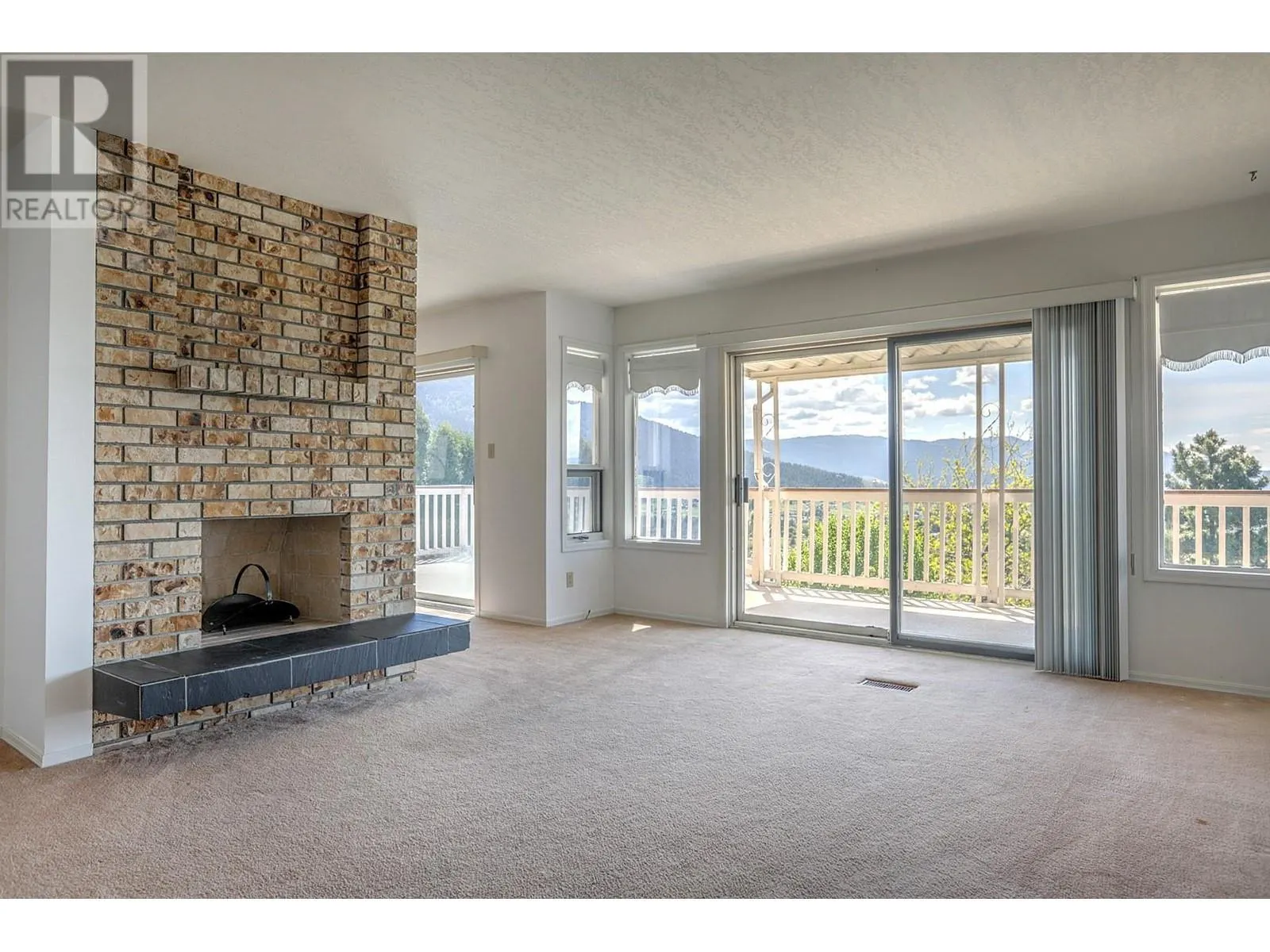 6732 Foothills Drive