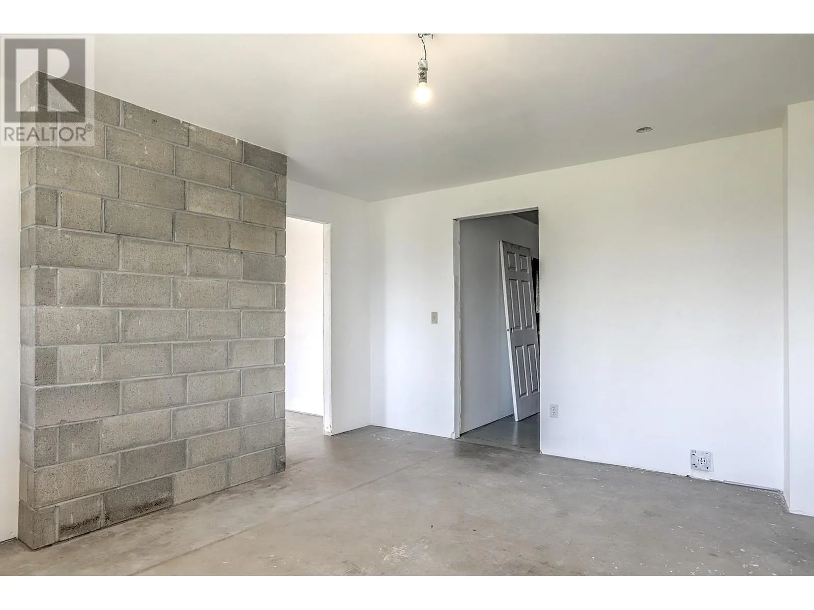 6732 Foothills Drive