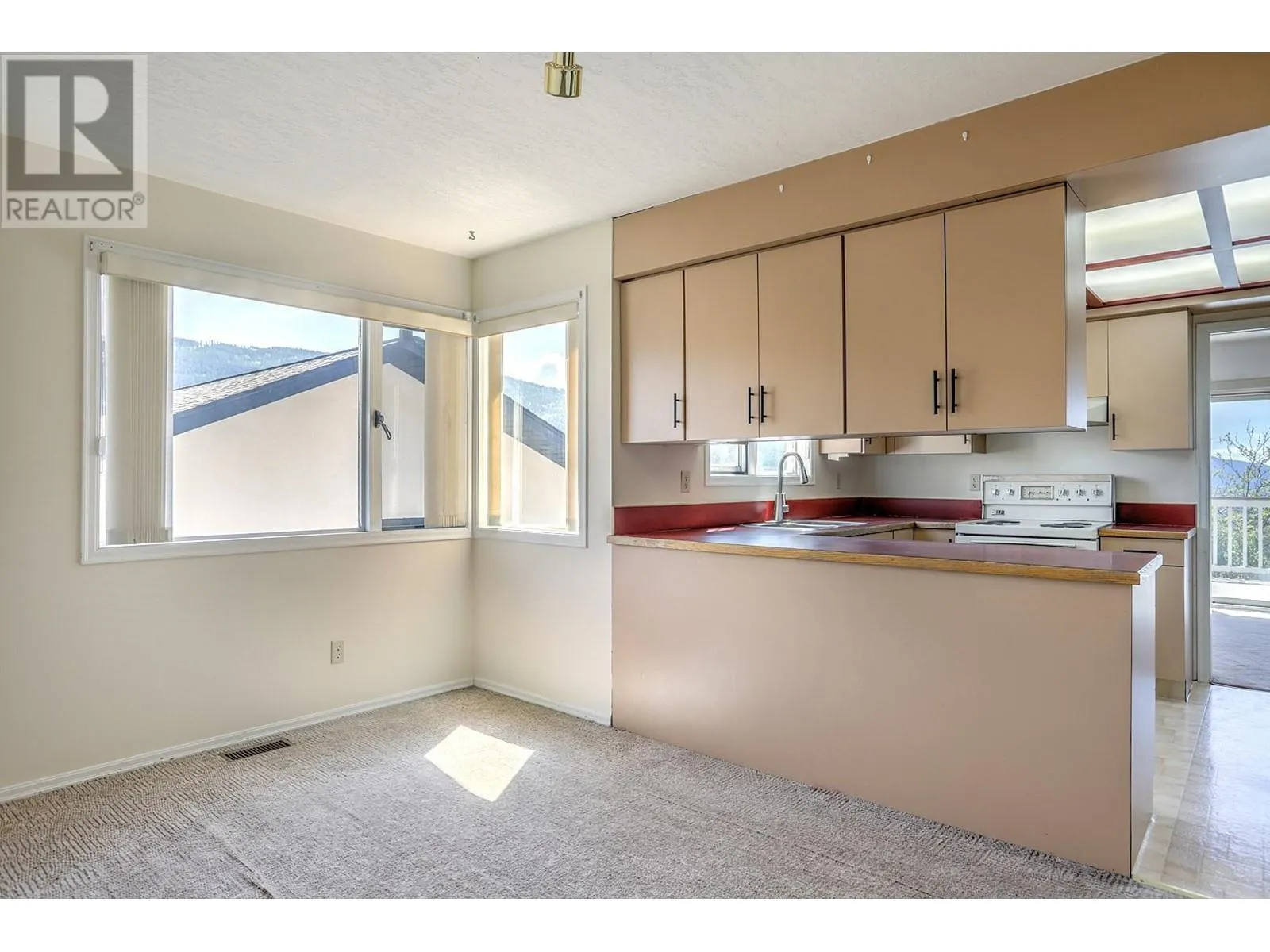 6732 Foothills Drive