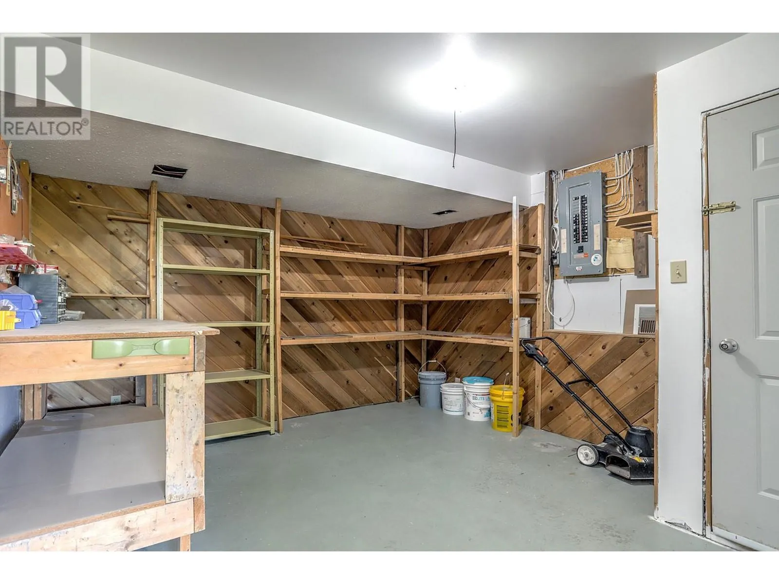 6732 Foothills Drive