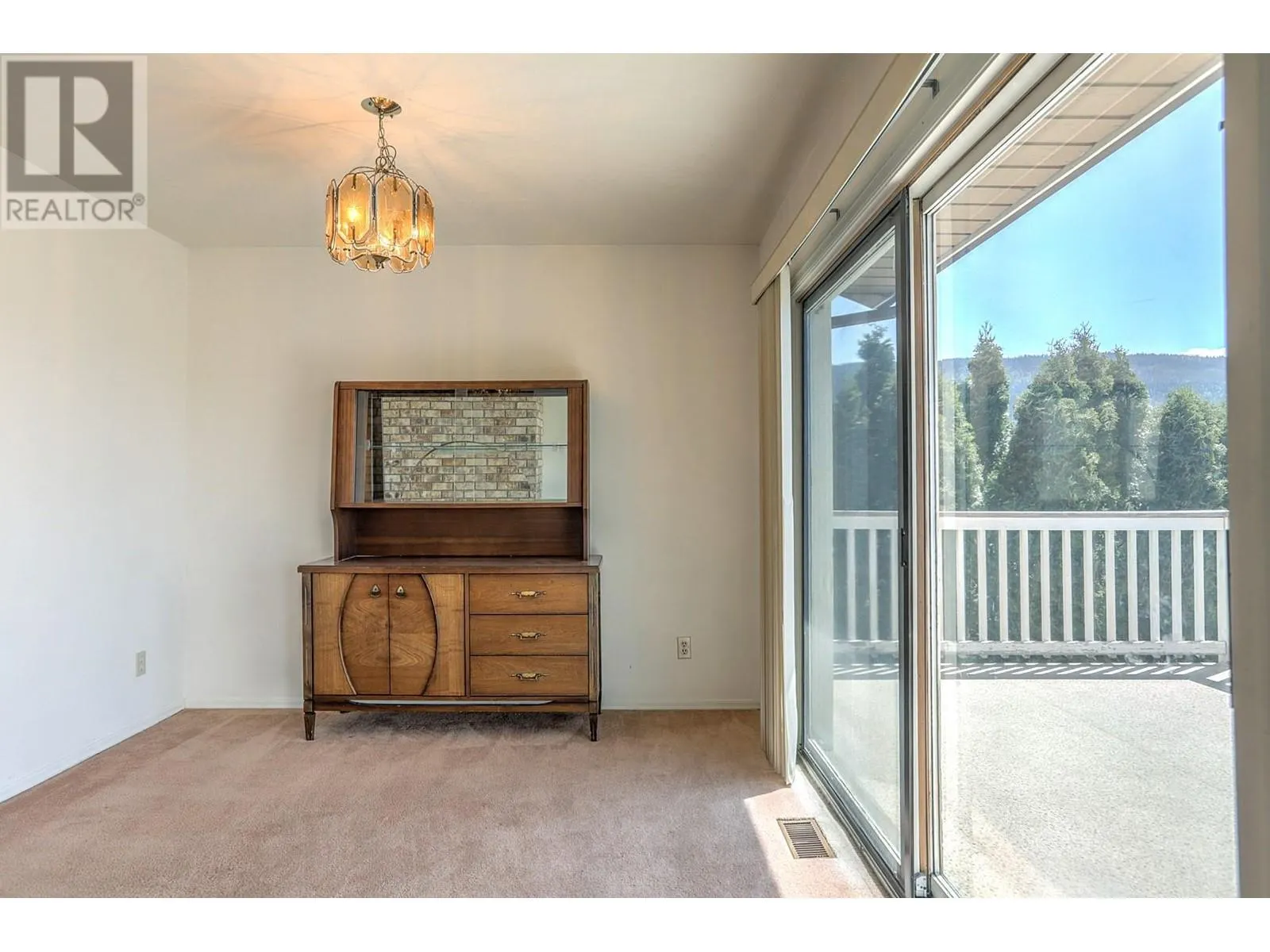 6732 Foothills Drive