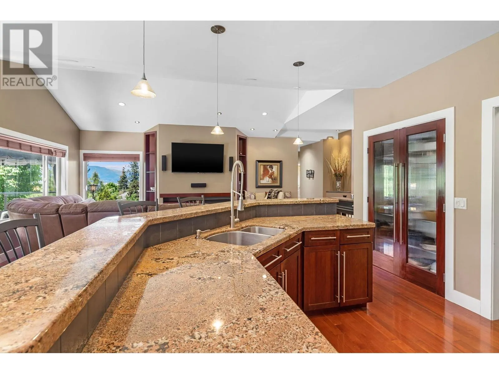 5200 Cobble Court