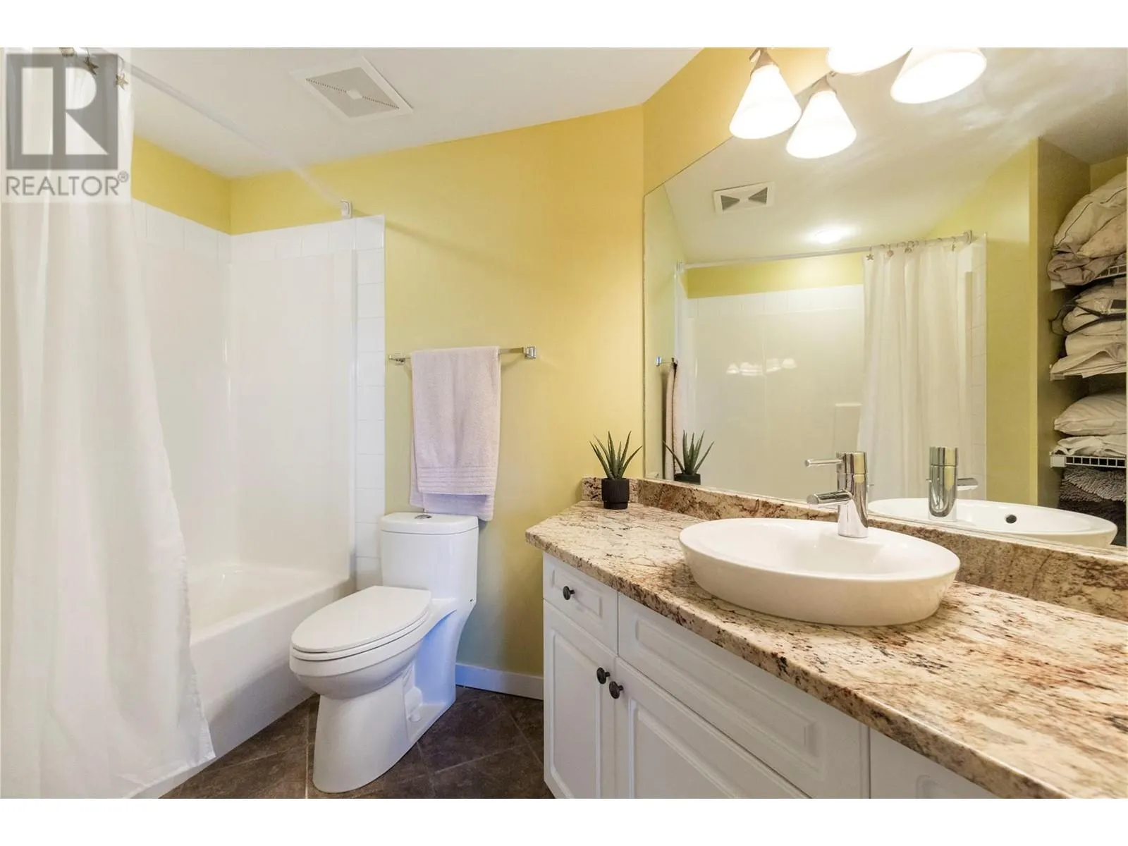 3550 Woodsdale Road Unit# 212
