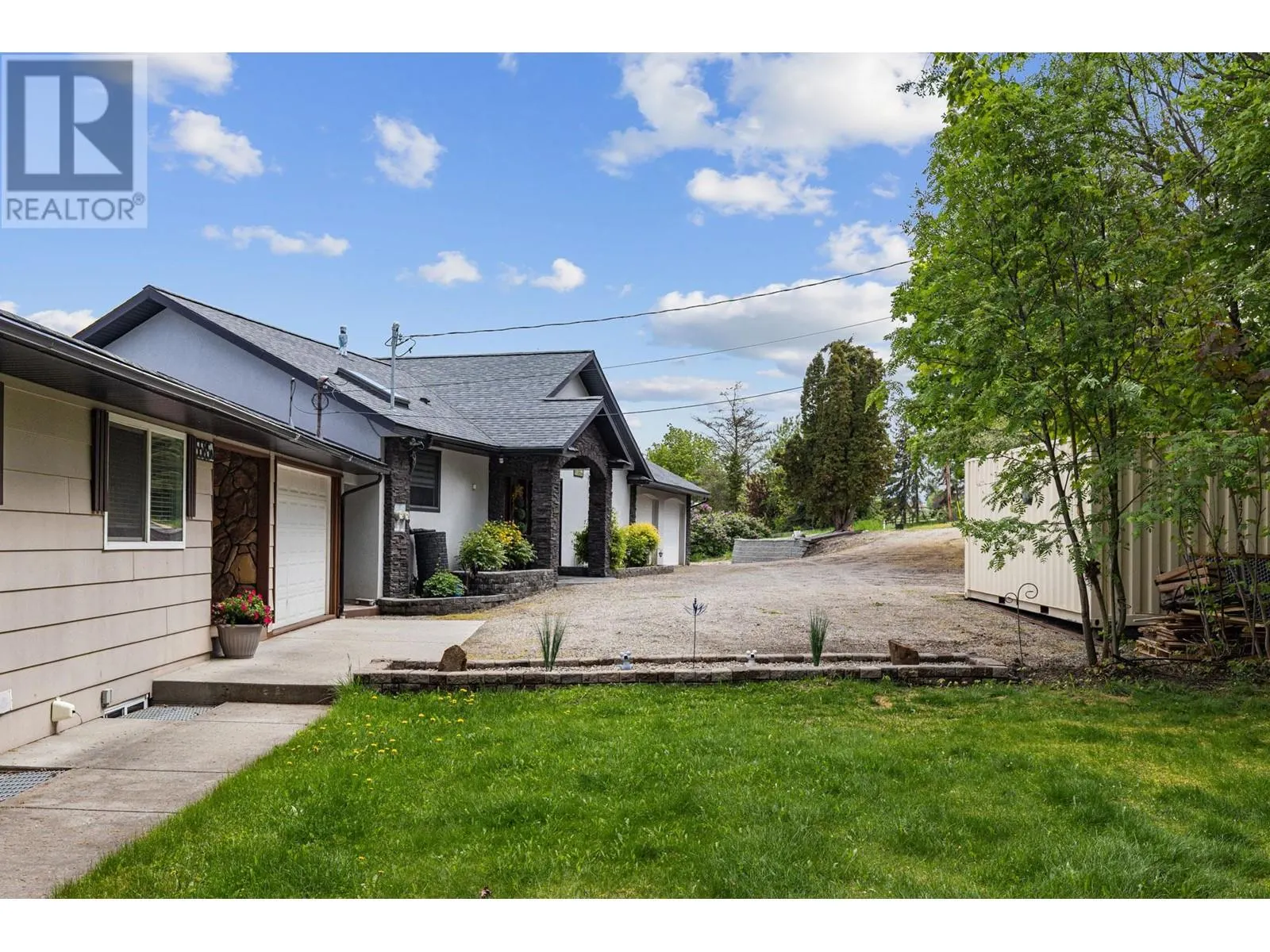 5585 Reid Road