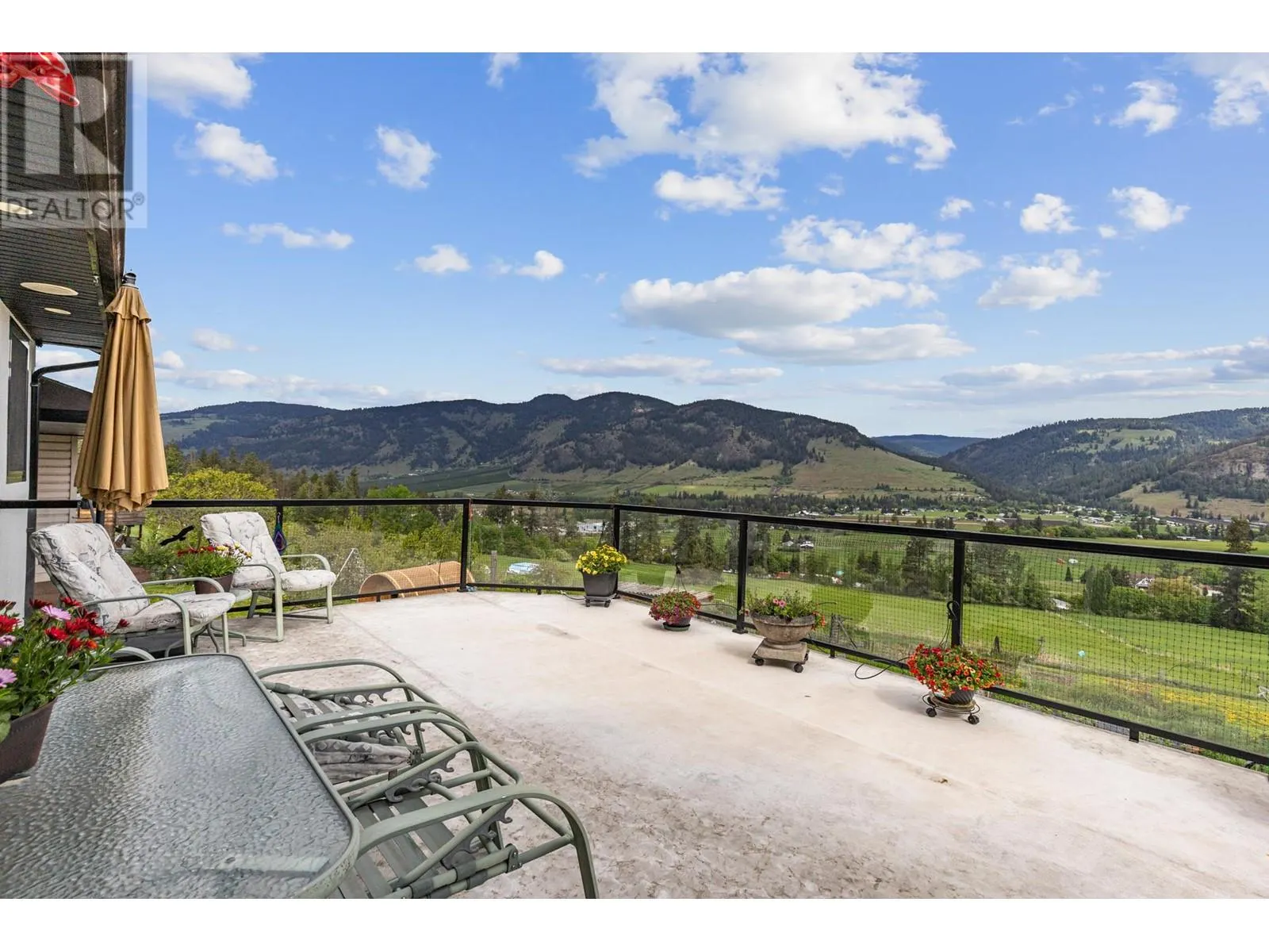 5585 Reid Road