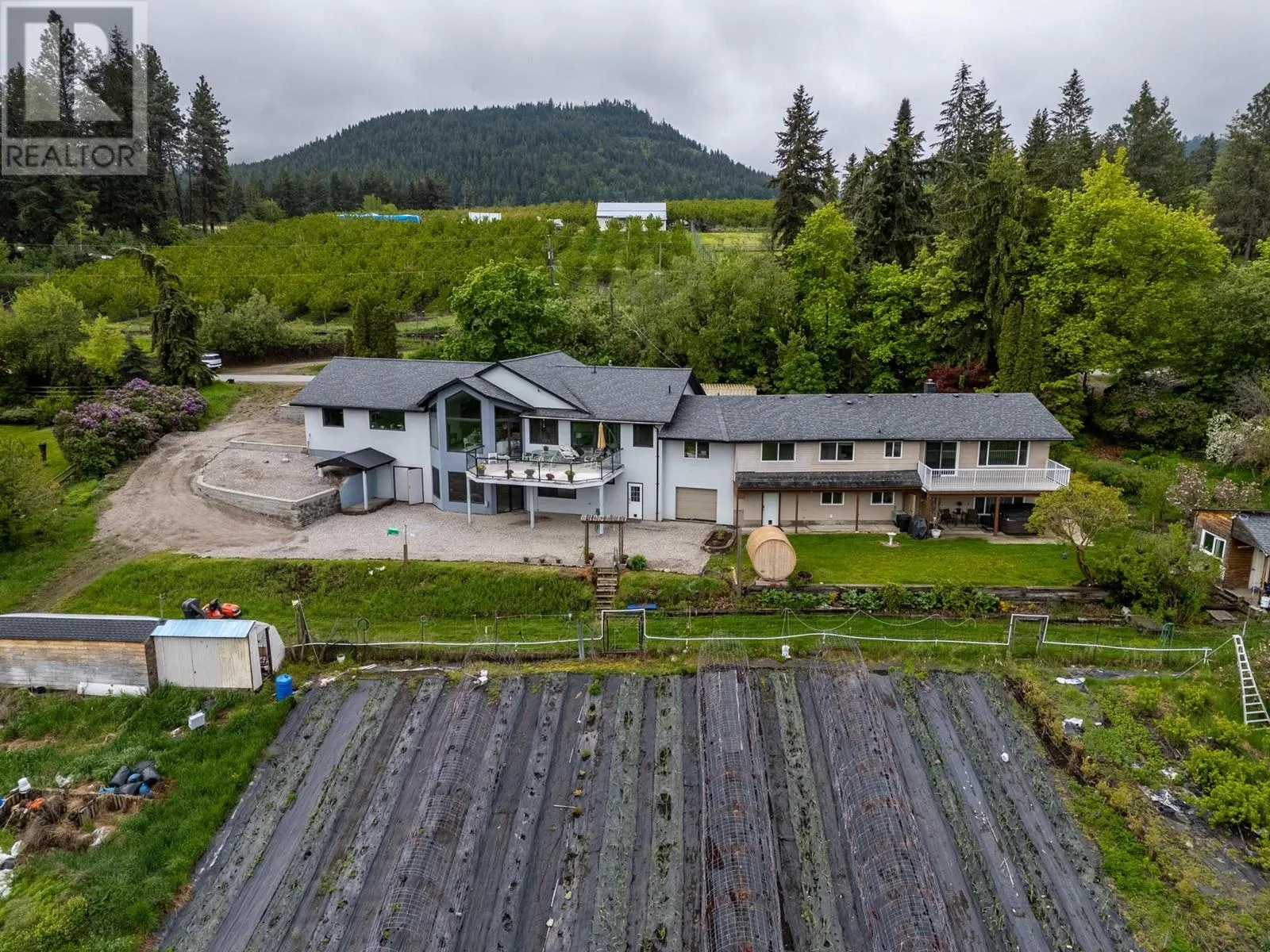 5585 Reid Road