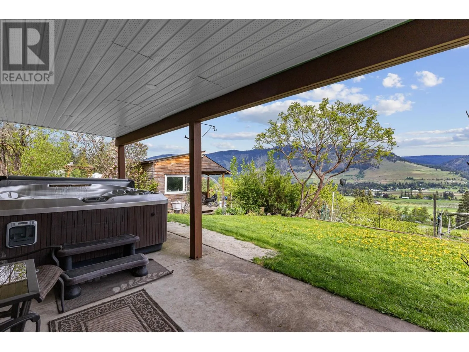 5585 Reid Road