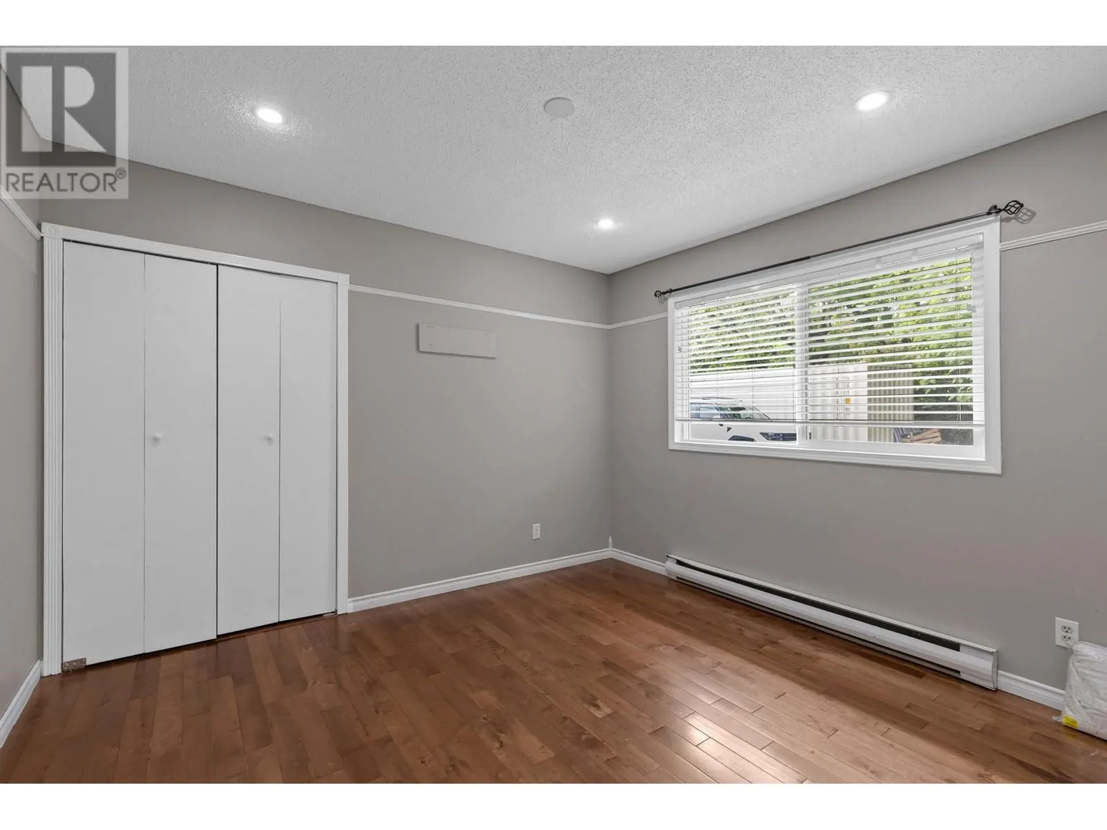 5585 Reid Road