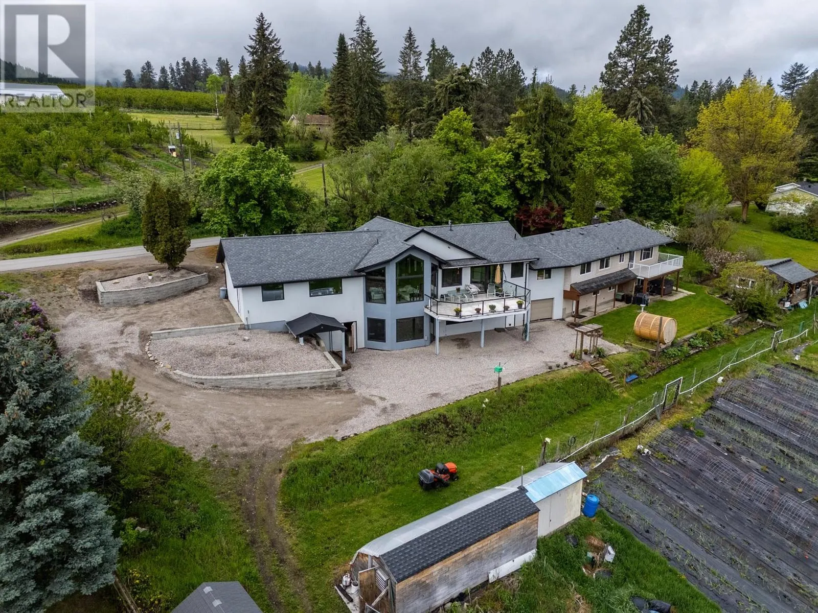 5585 Reid Road