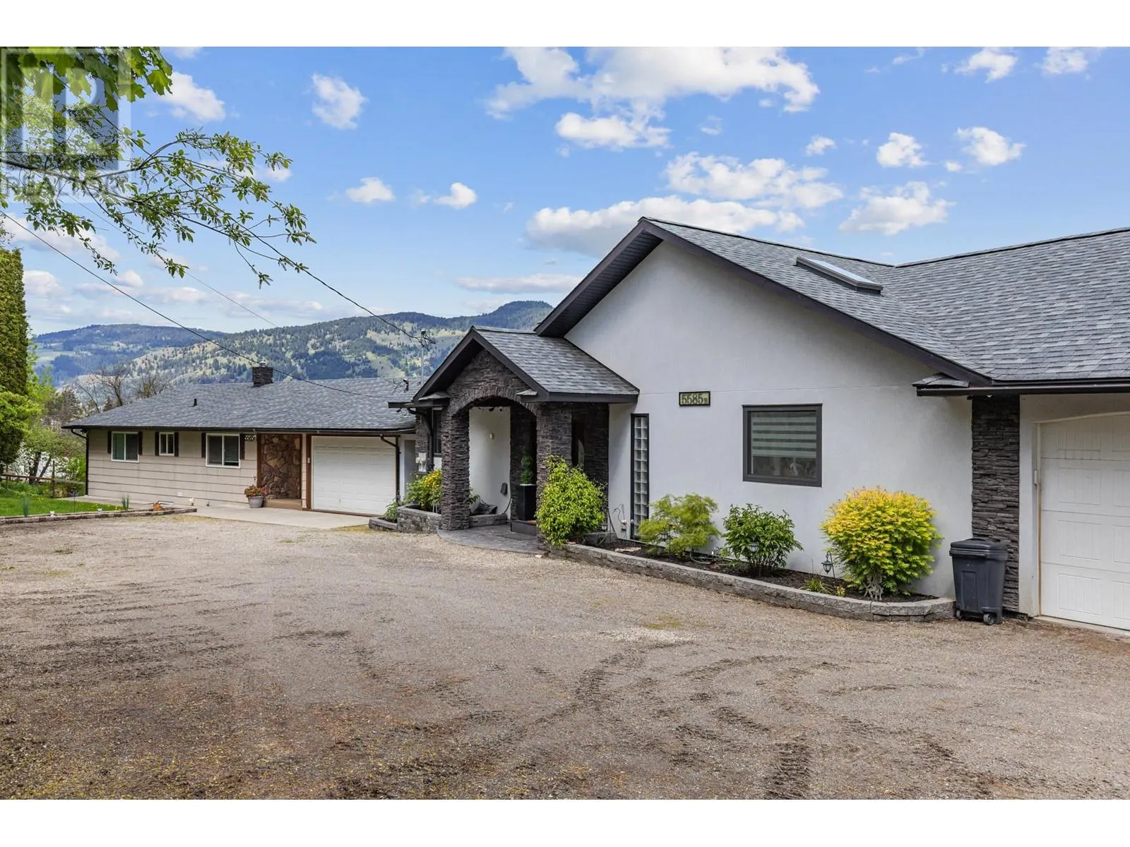 5585 Reid Road