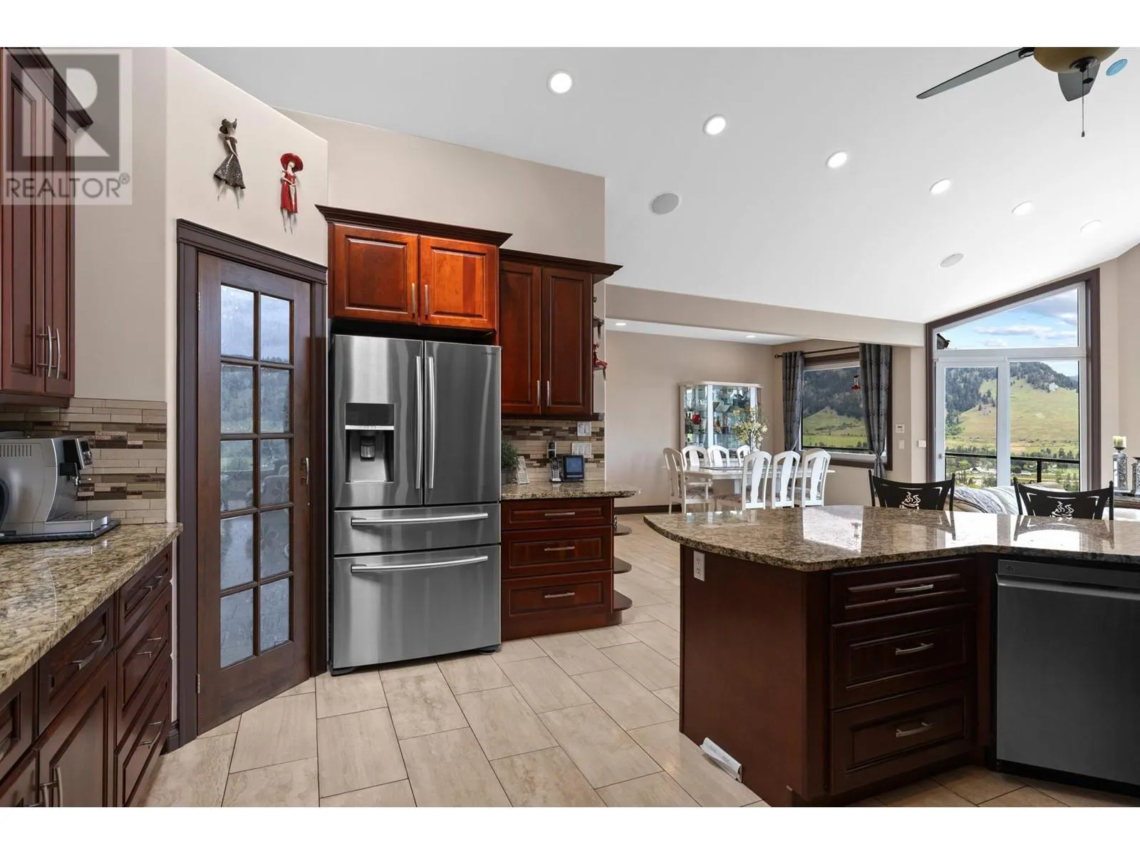 5585 Reid Road