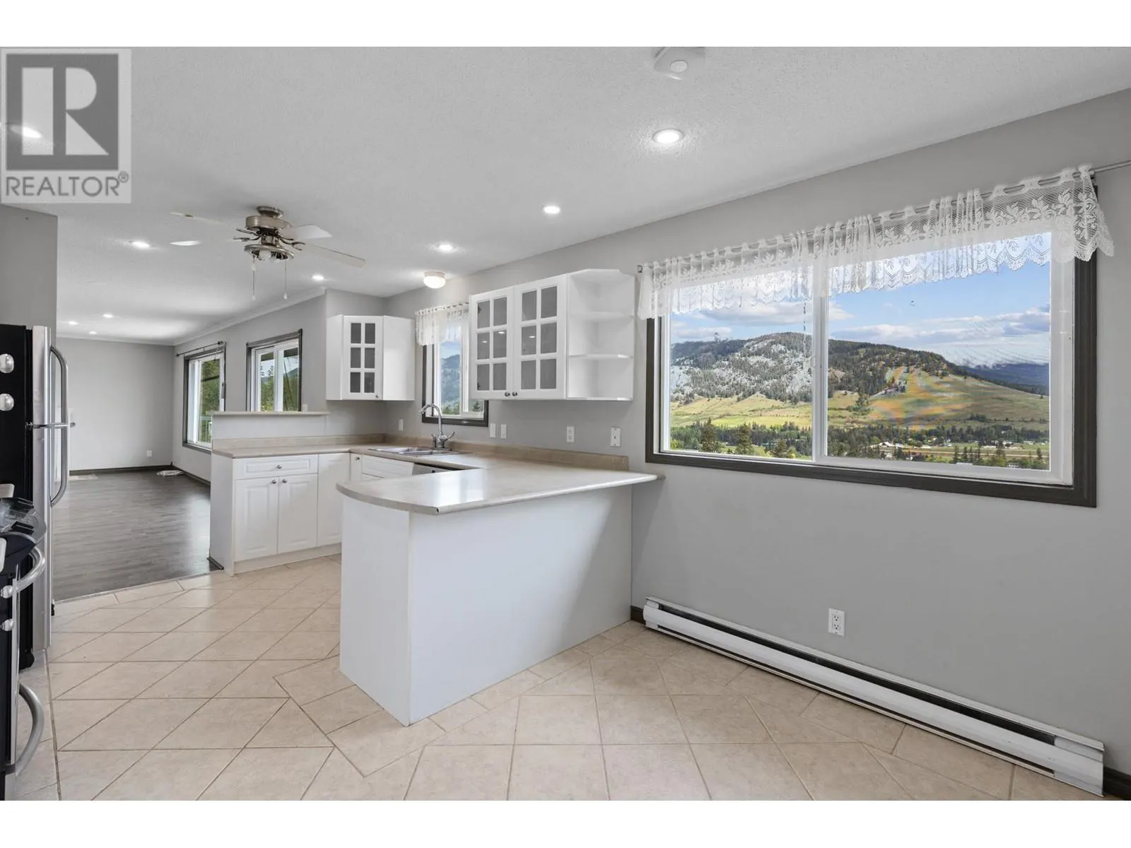 5585 Reid Road