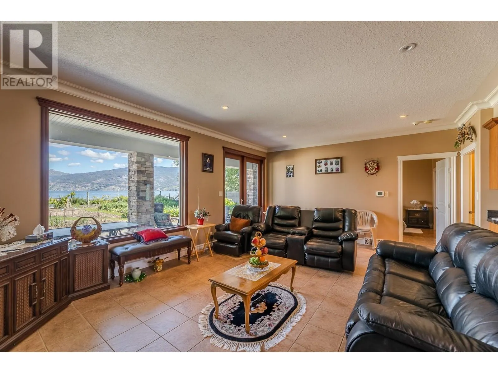 2350 Landry Crescent