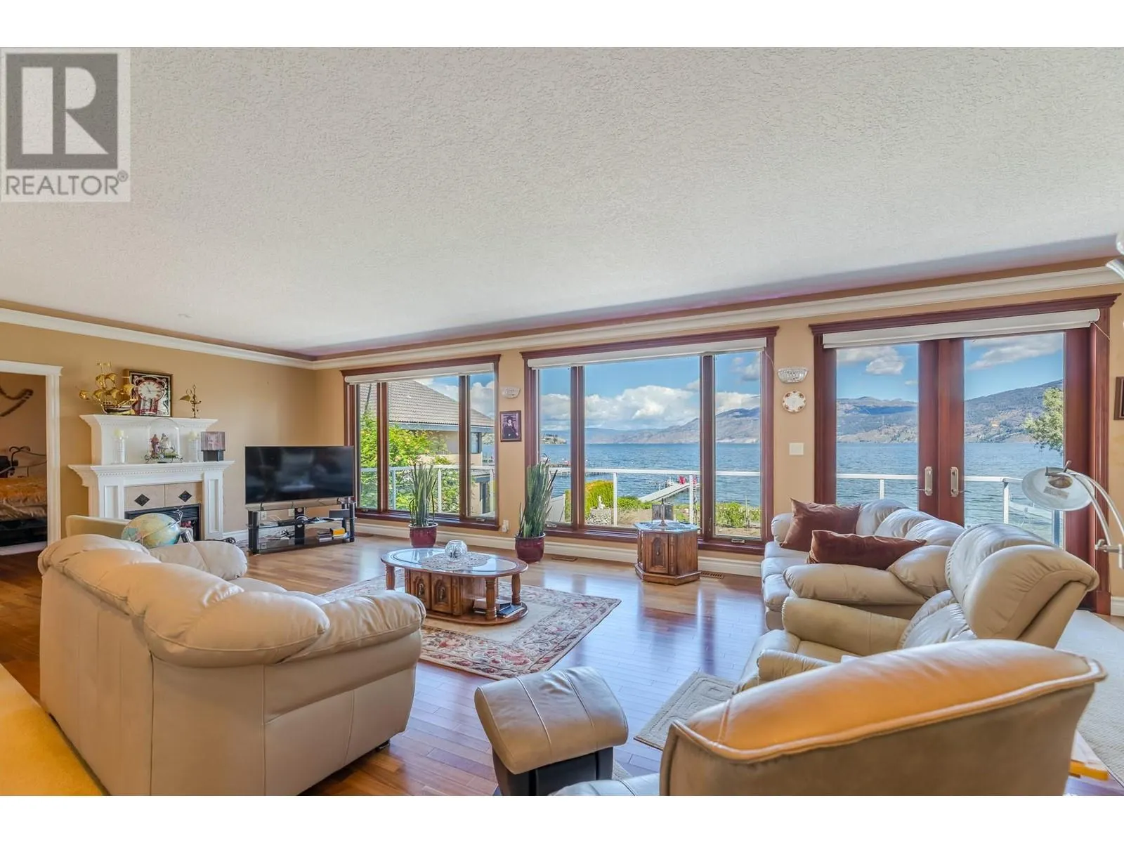 2350 Landry Crescent