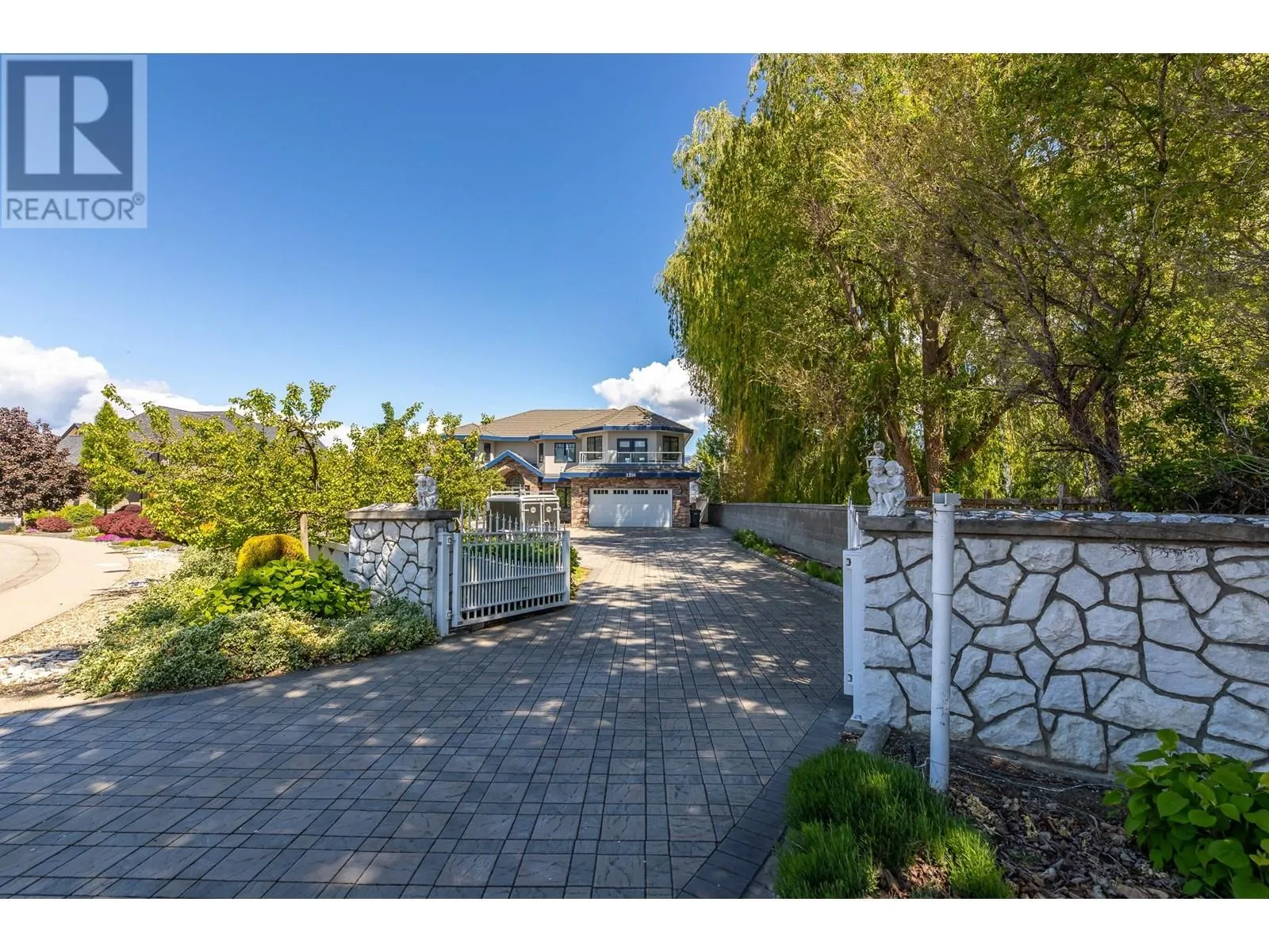 2350 Landry Crescent