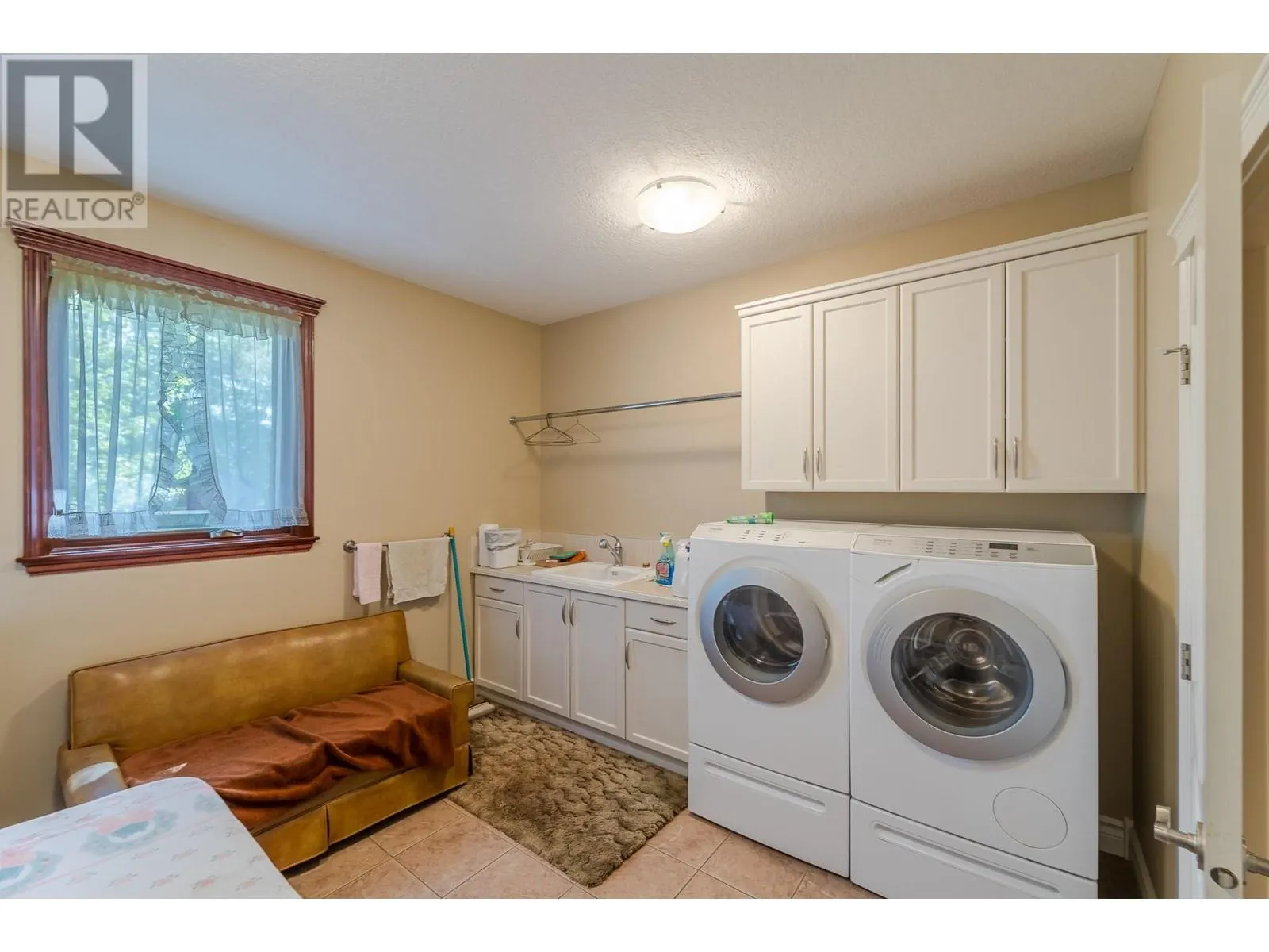 2350 Landry Crescent