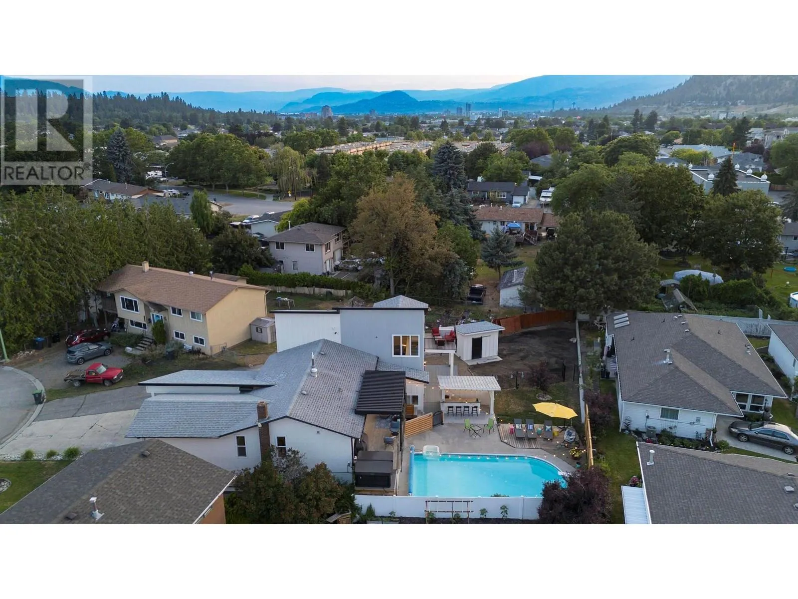920 Fife Road