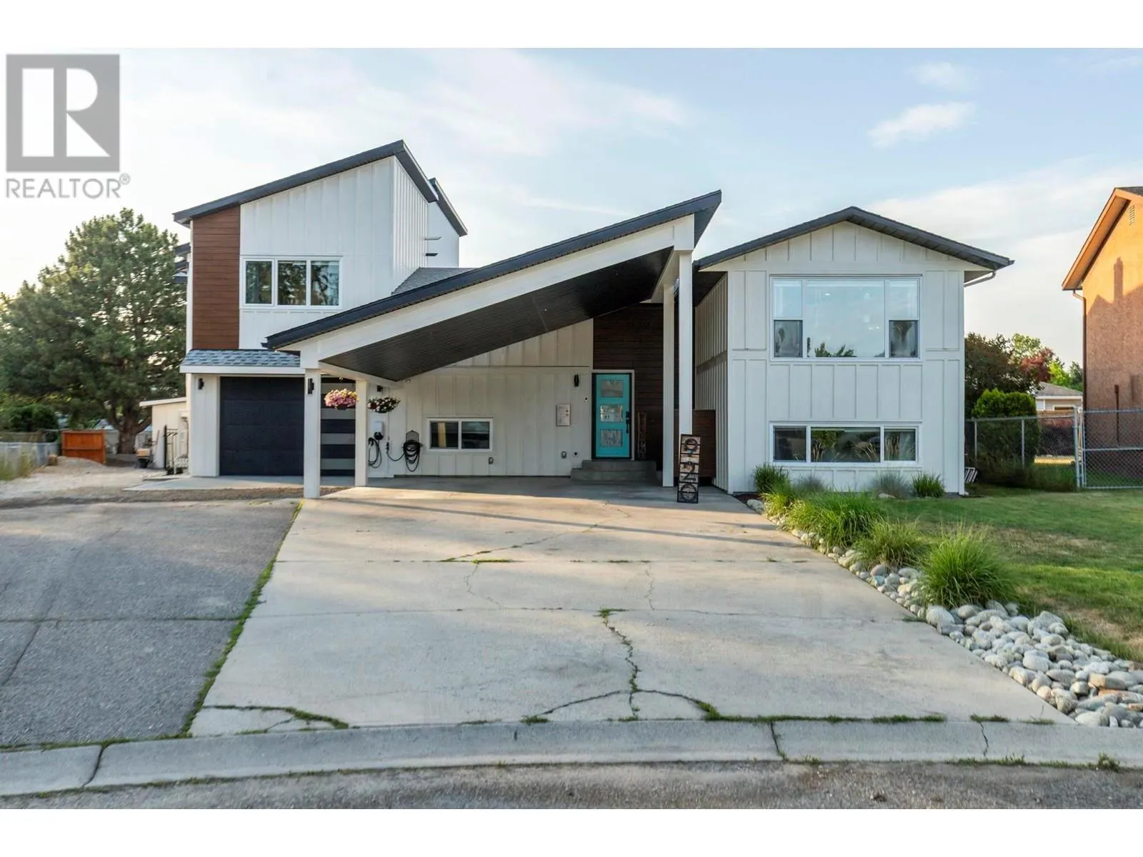 920 Fife Road