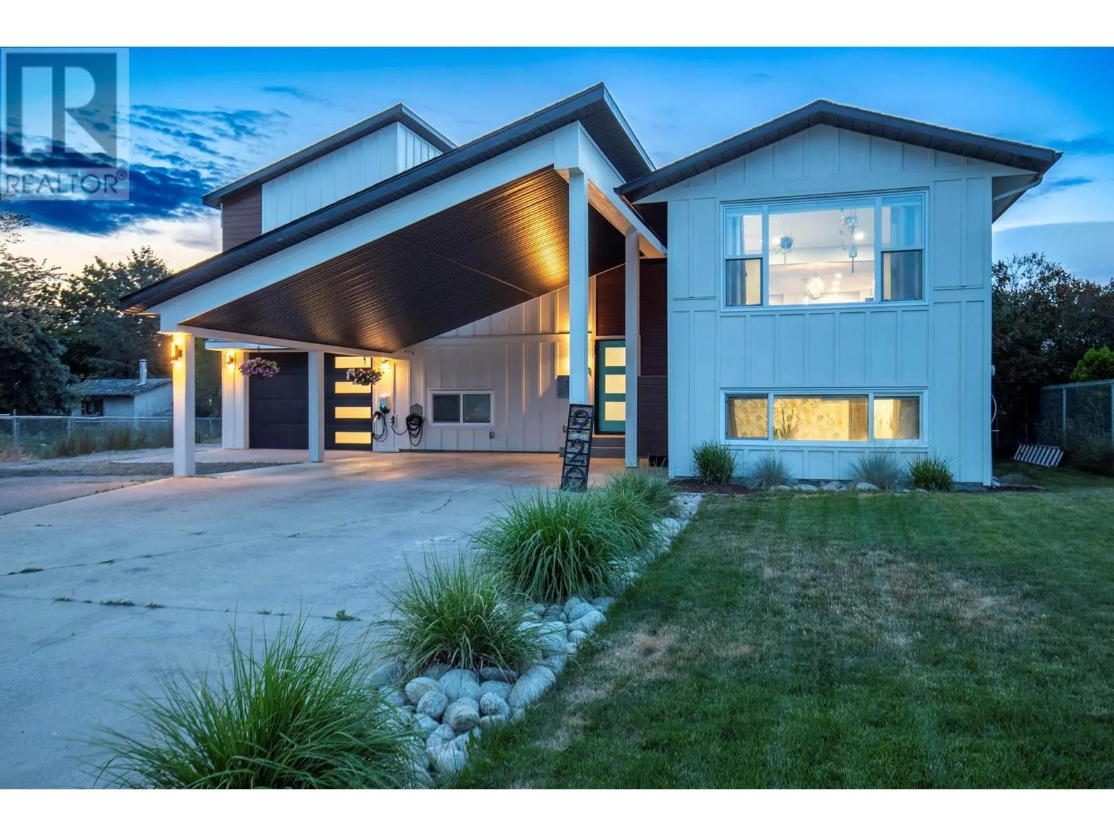920 Fife Road