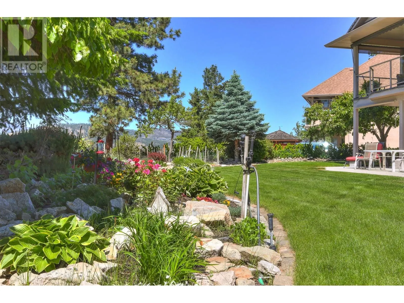 2072 Lillooet Court