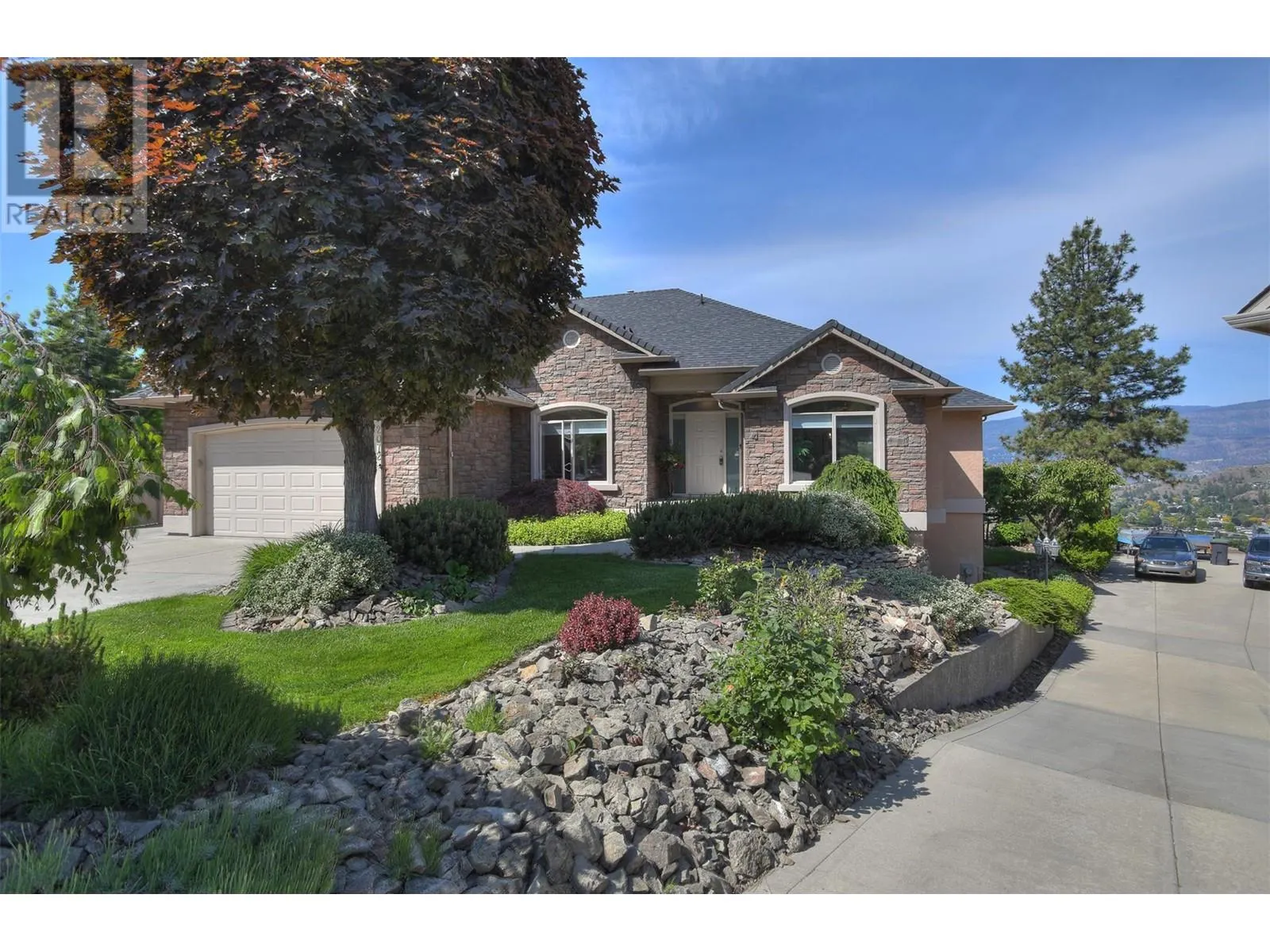 2072 Lillooet Court