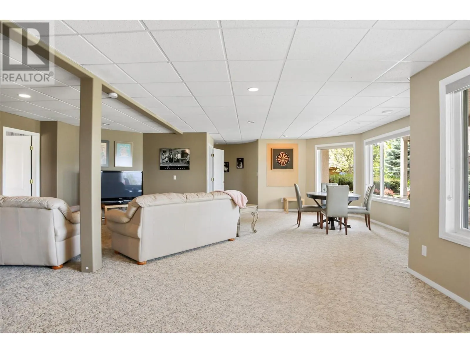 2072 Lillooet Court
