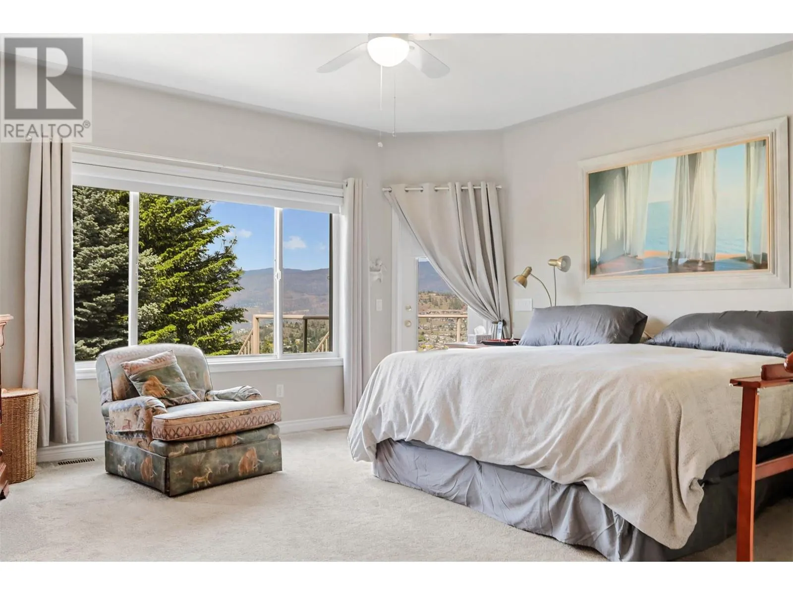 2072 Lillooet Court