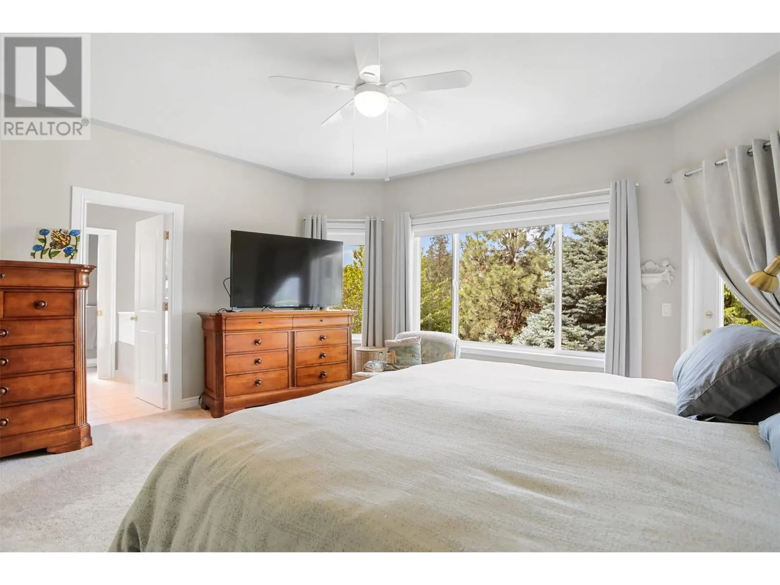 2072 Lillooet Court