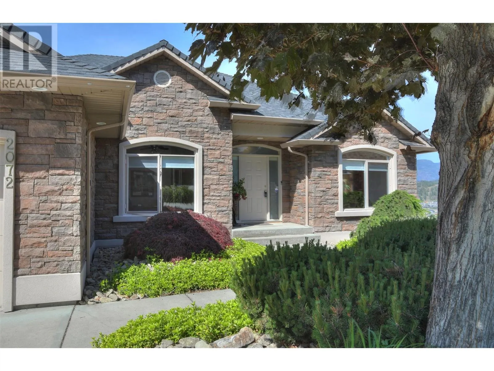 2072 Lillooet Court