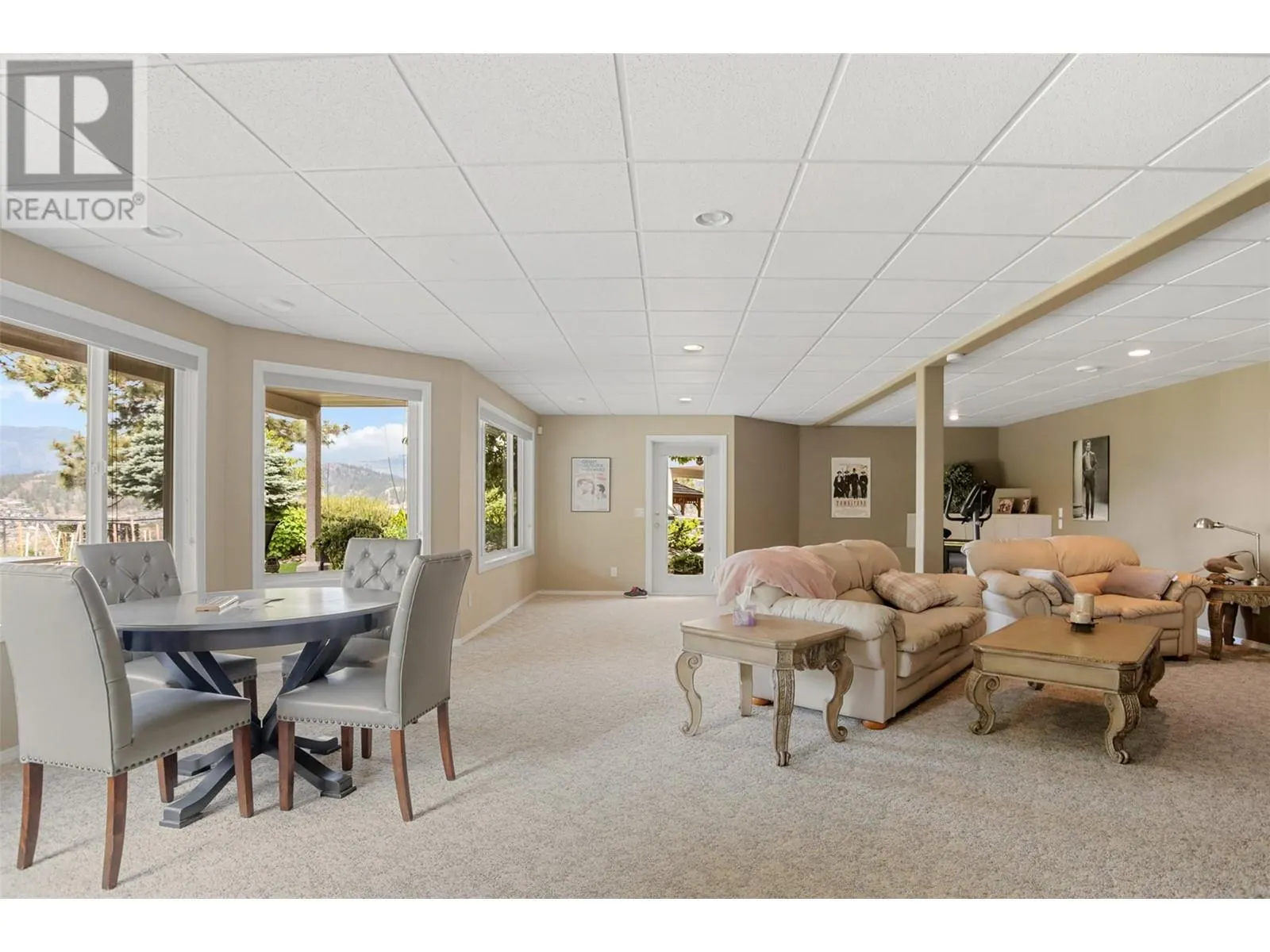 2072 Lillooet Court
