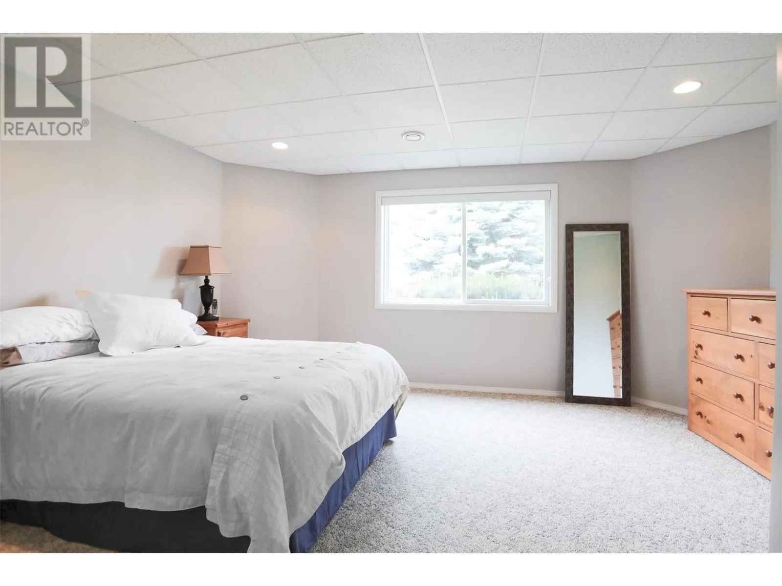 2072 Lillooet Court