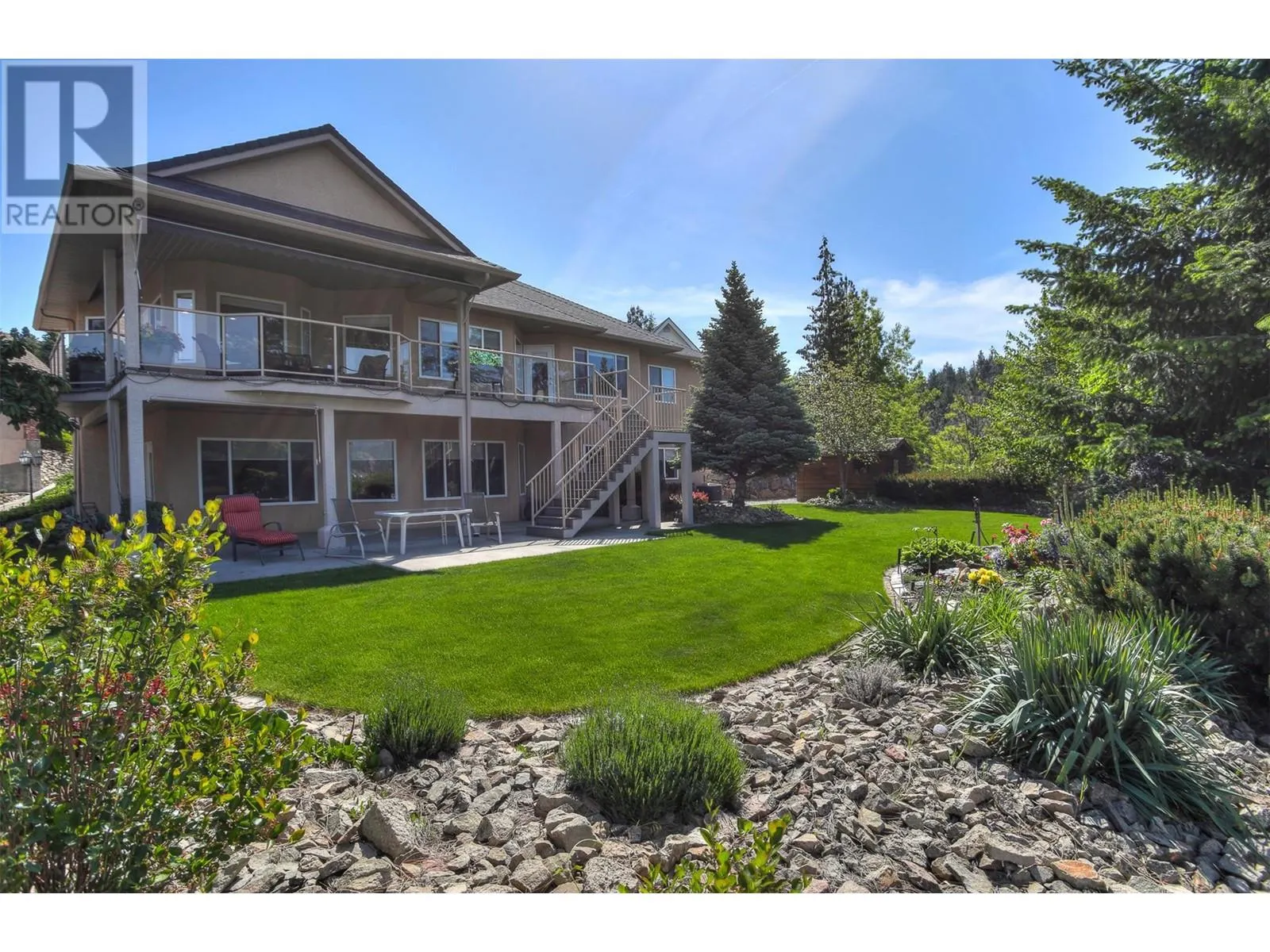 2072 Lillooet Court
