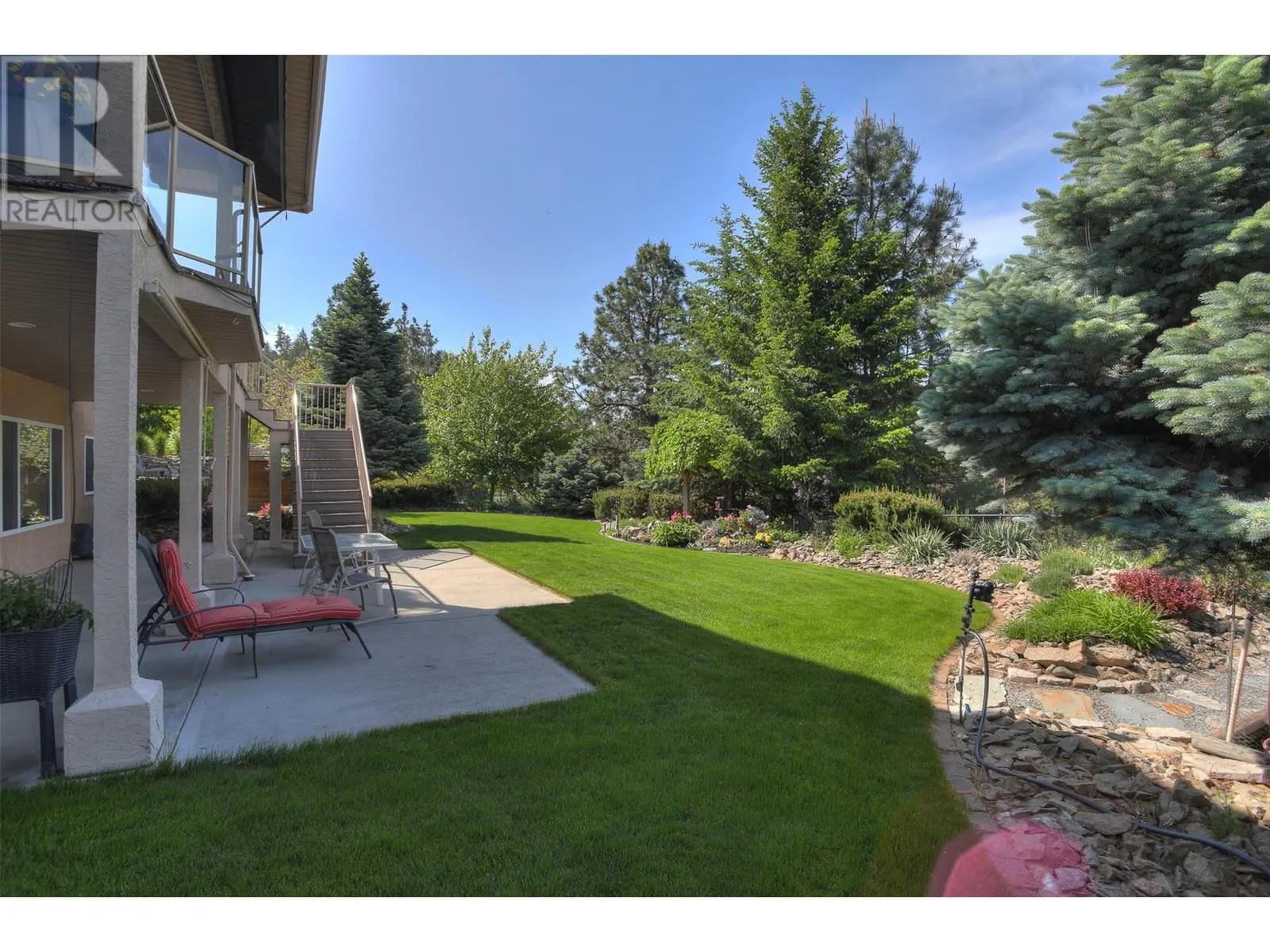 2072 Lillooet Court