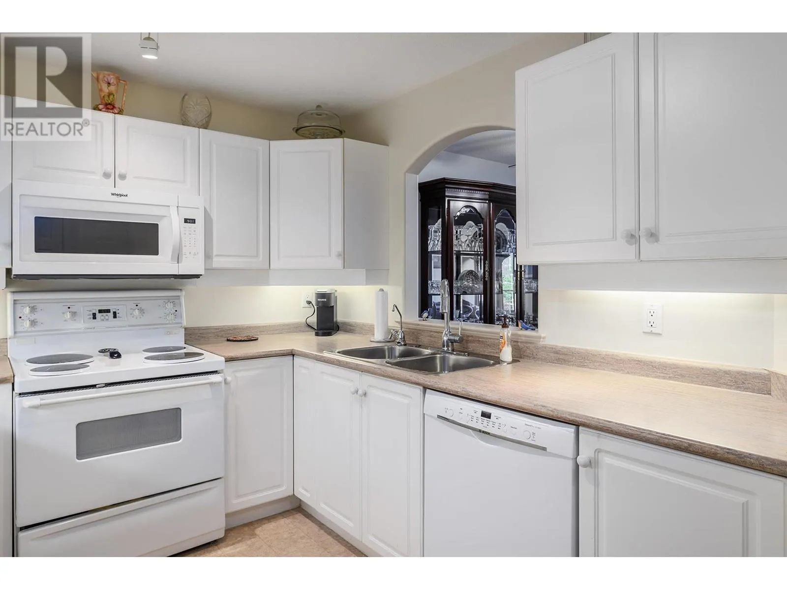 555 Houghton Road Unit# 307
