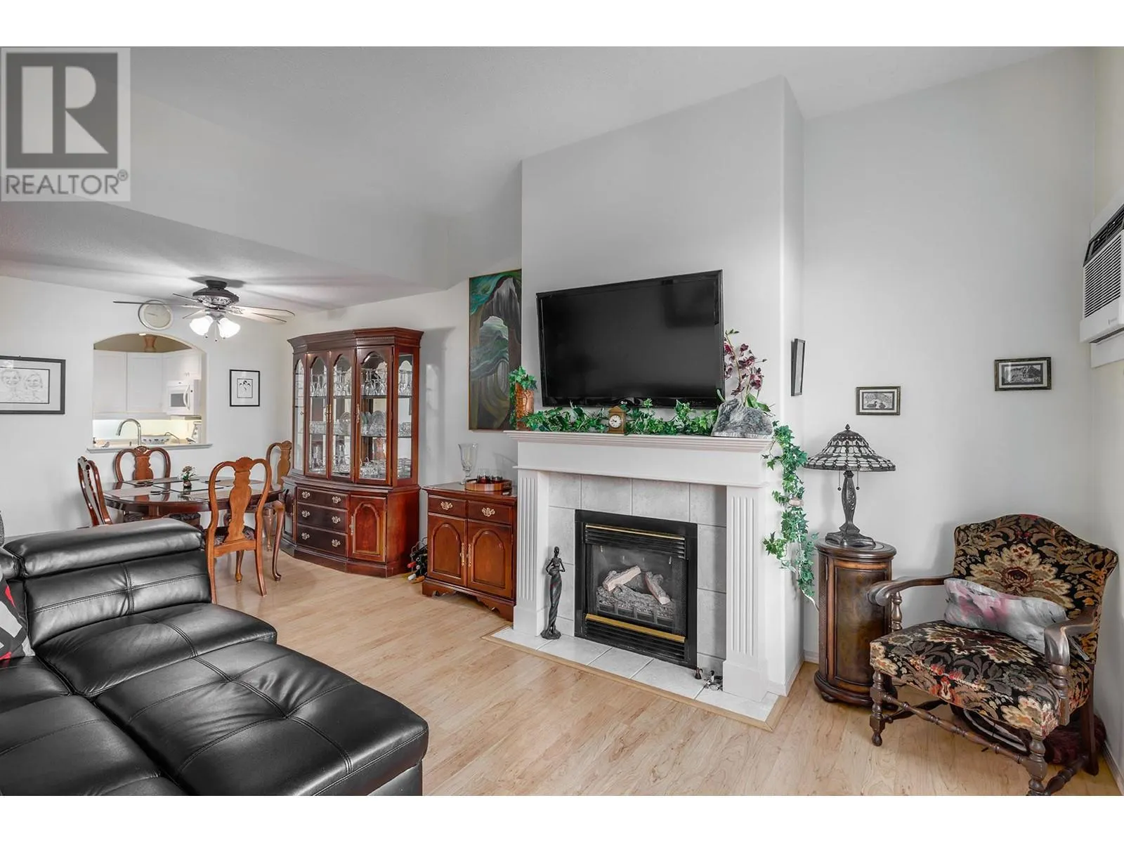 555 Houghton Road Unit# 307