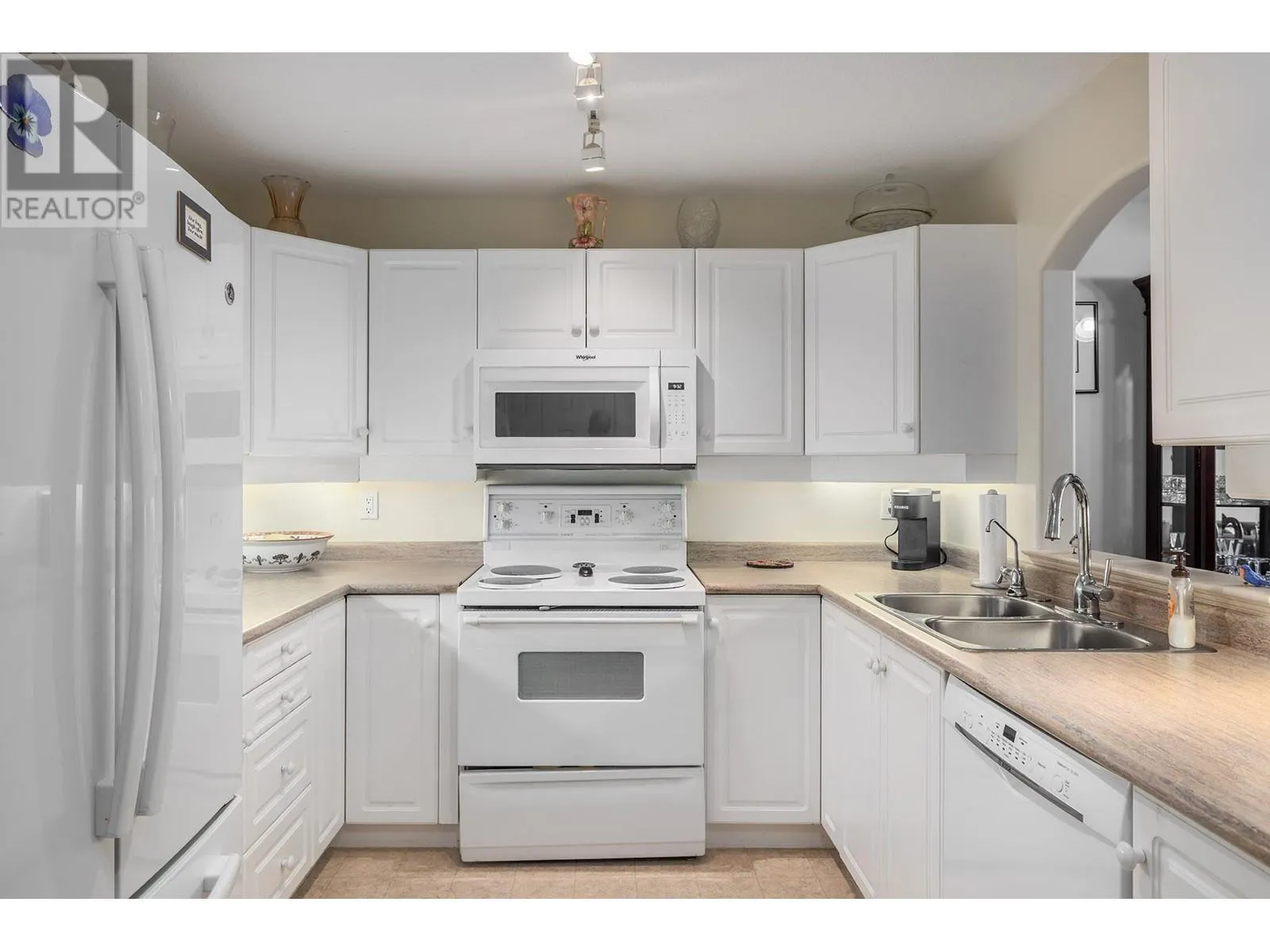555 Houghton Road Unit# 307