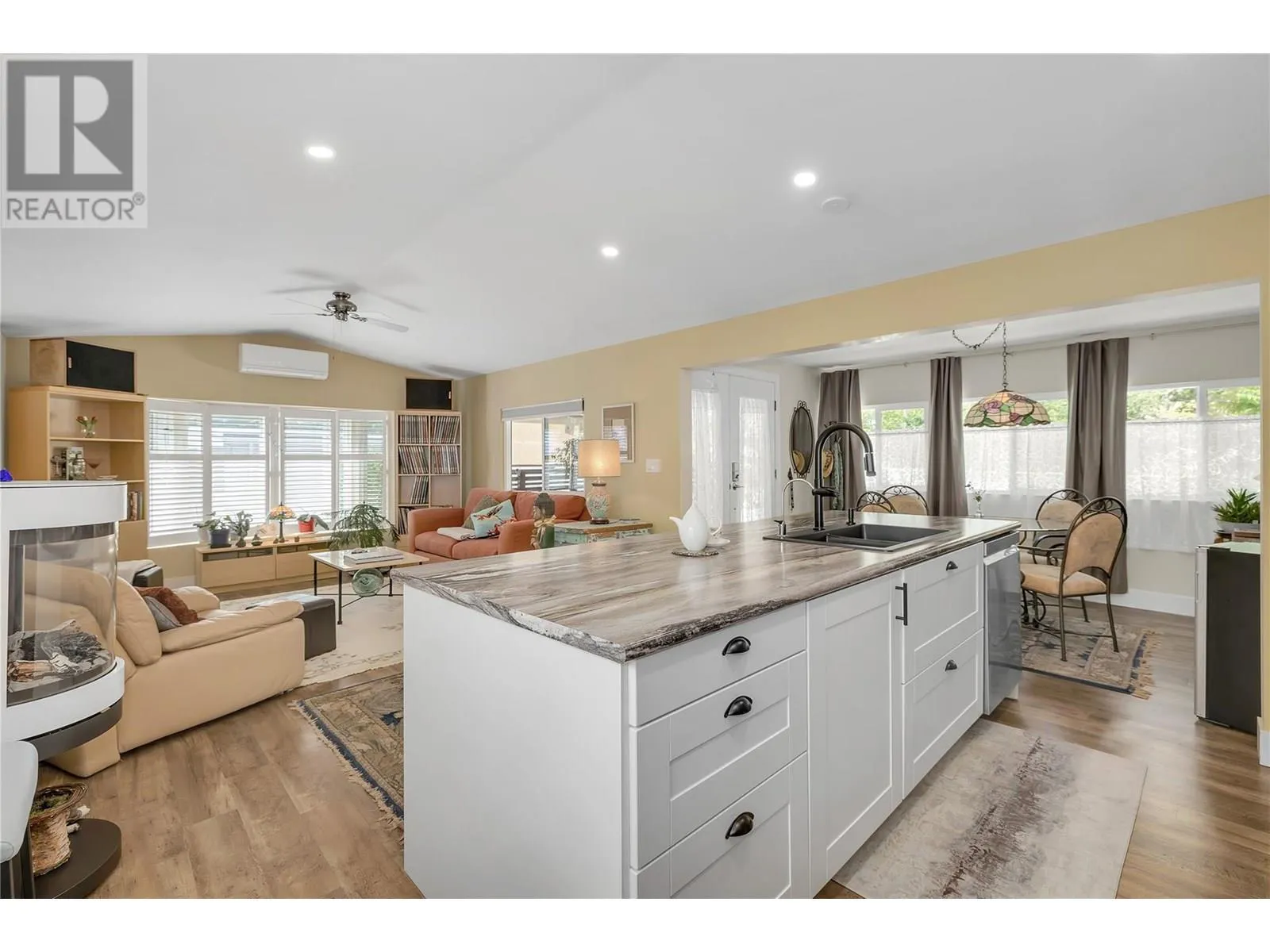 6663 Highway 97 Unit# 11