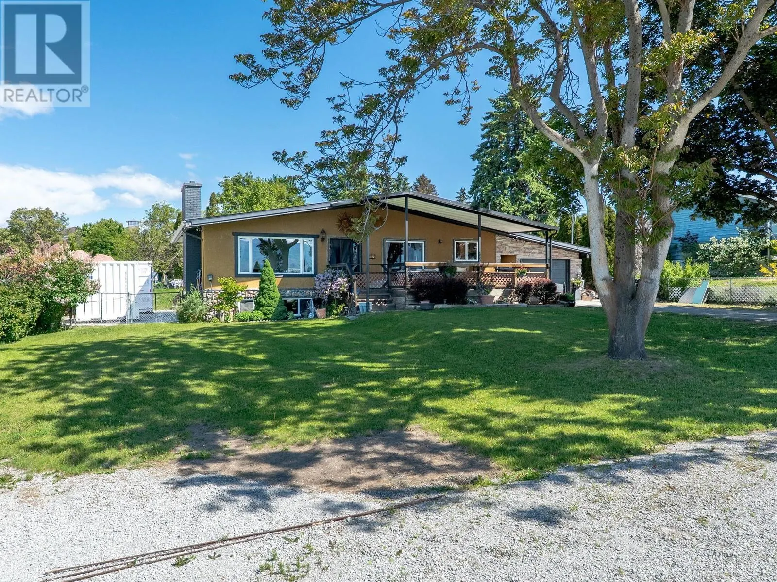 858 Douglas Road