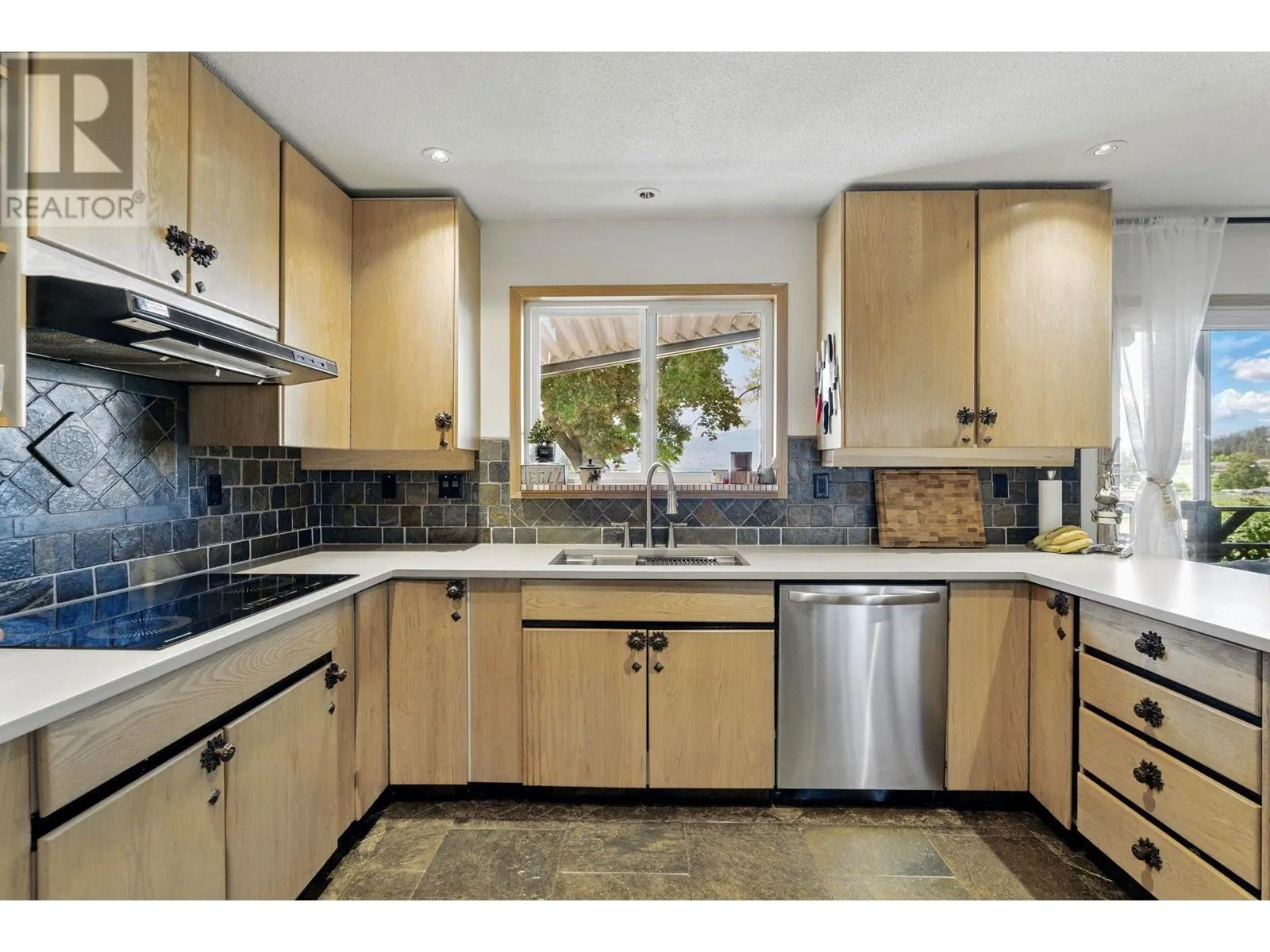 858 Douglas Road