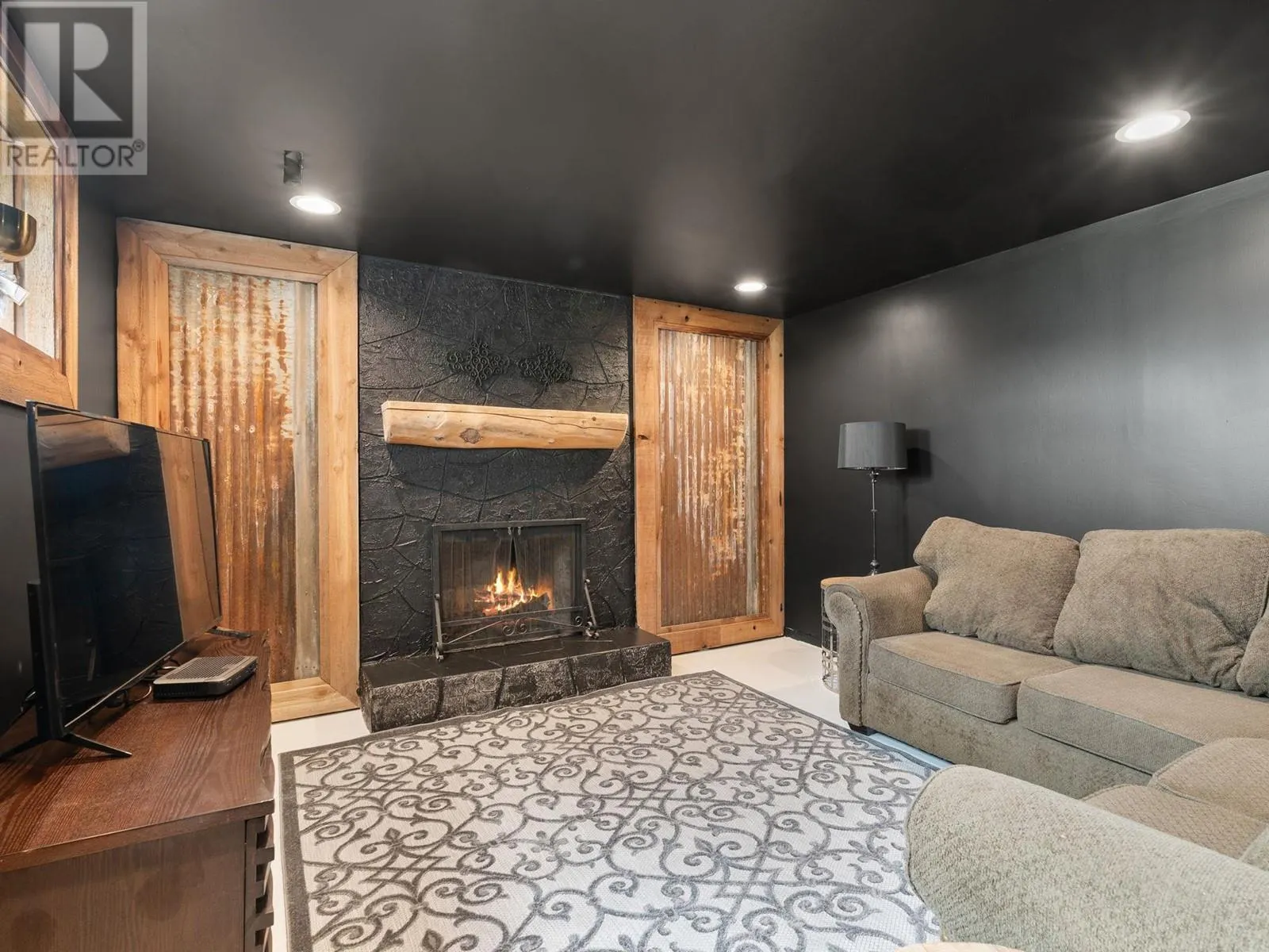 858 Douglas Road