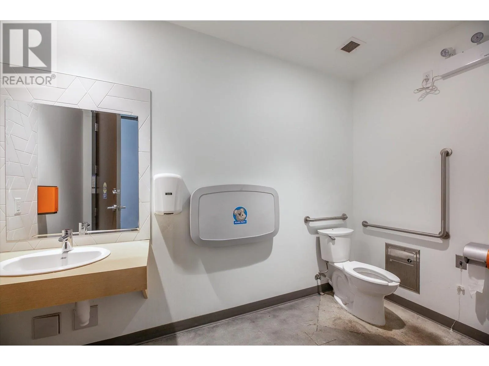 3477 Lakeshore Road Unit# C/O - 104