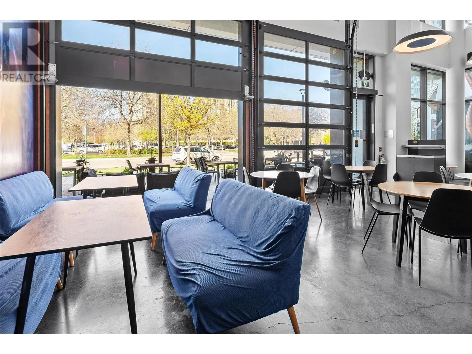 3477 Lakeshore Road Unit# C/O - 104
